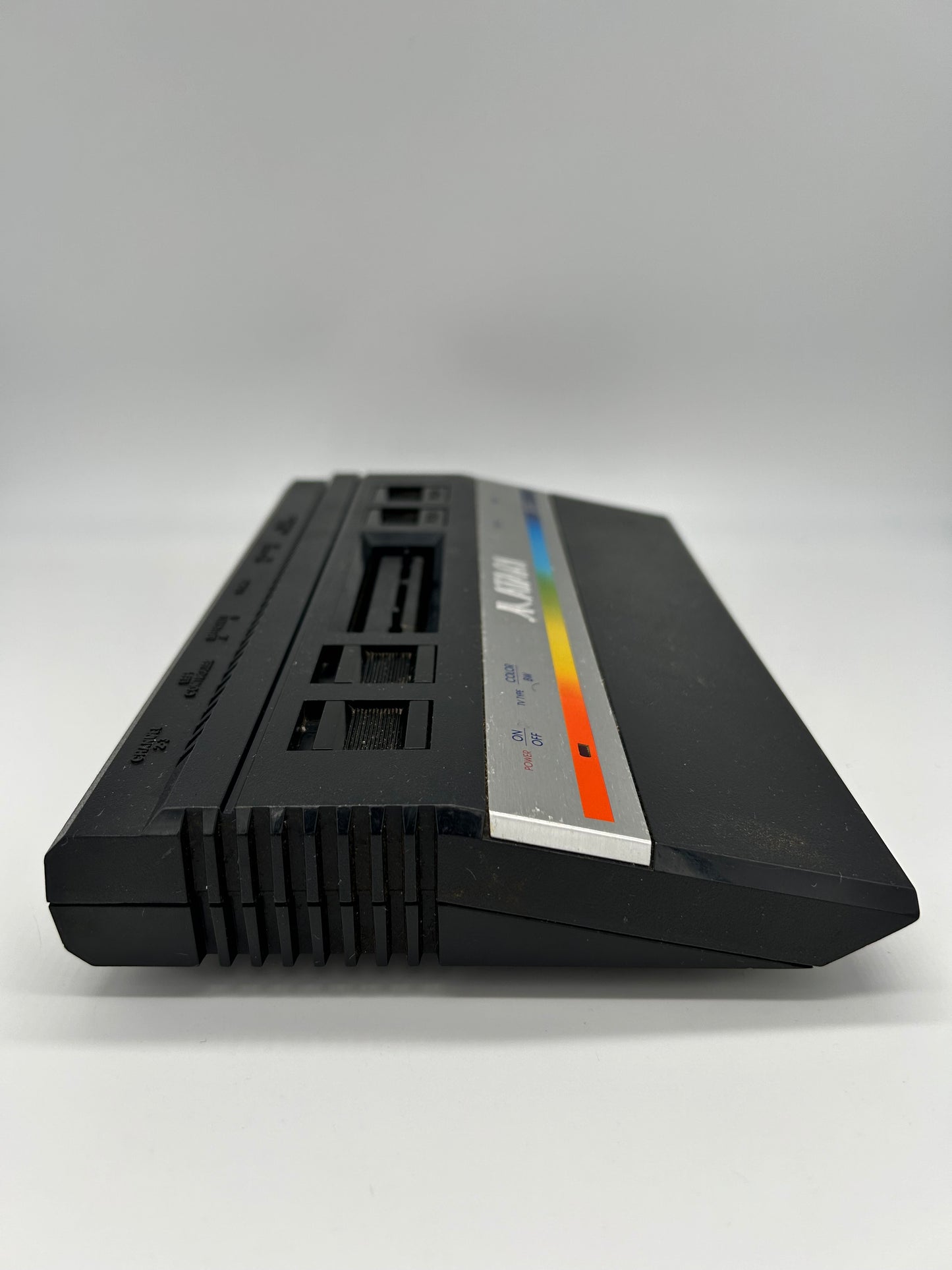 ATARi 2600 CONSOLE | MODEL JUNiOR