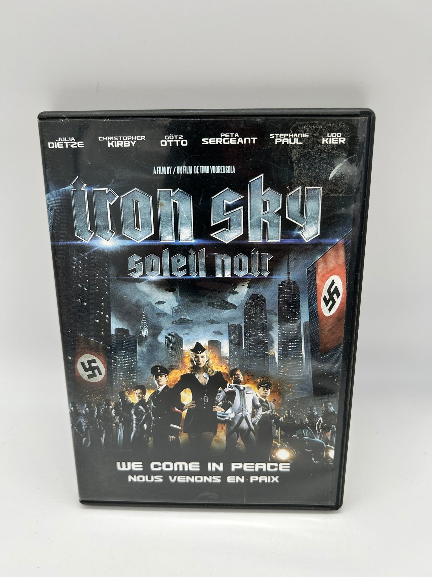 FiLM DVD | SOLEiL NOiR [iRON SKY]