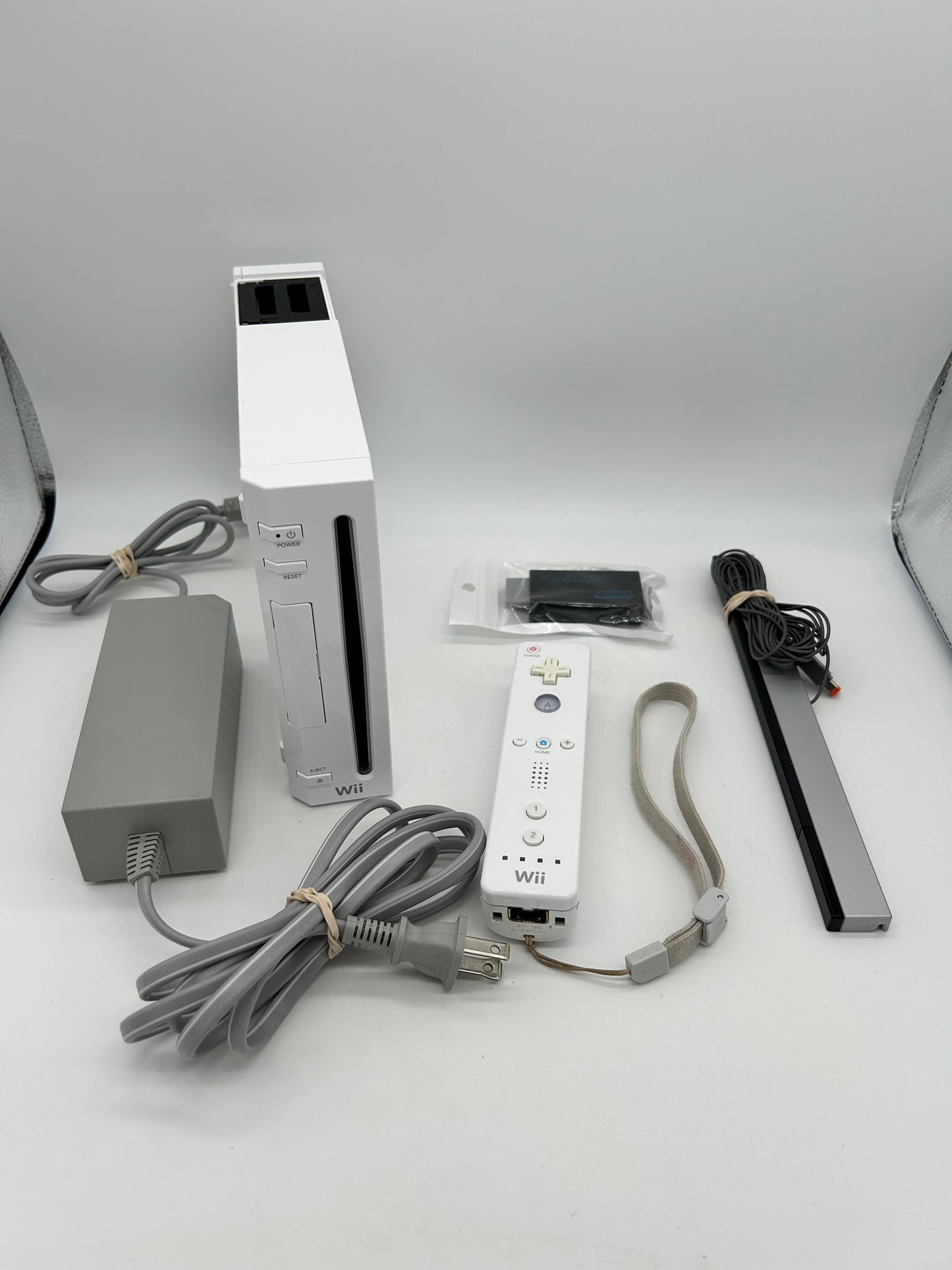 PiXEL-RETRO.COM : NINTENDO MINI WII ORIGINAL BLACK CONSOLE CONTROLLER, POWER SUPPLY, RCA CABLE, SENSOR NTSC RVL-001 USA HDMI ADAPTER