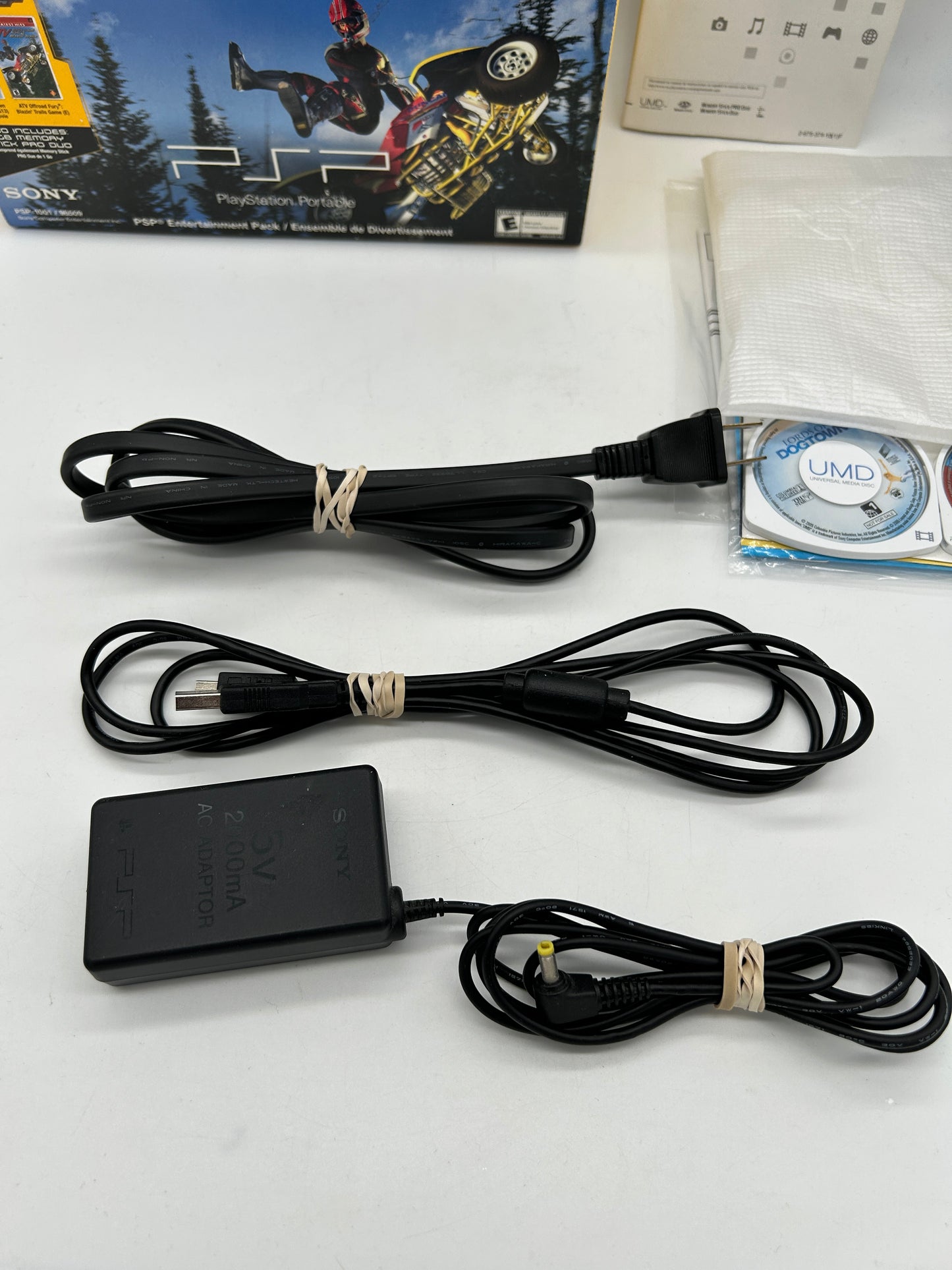 SONY PLAYSTATiON PORTABLE [PSP] CONSOLE | MODEL NOiRE BLACK PSP1001 | ENTERTAiNMENT PACK