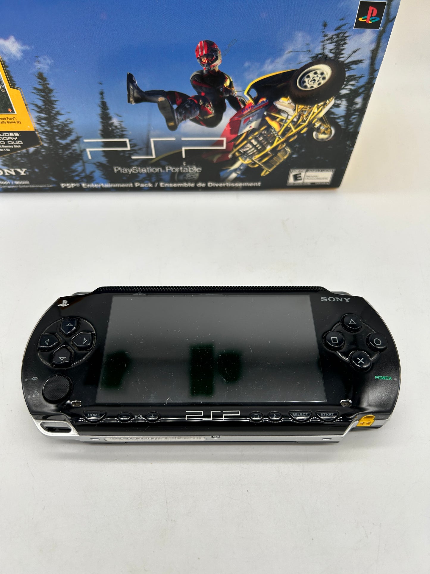 SONY PLAYSTATiON PORTABLE [PSP] CONSOLE | MODEL NOiRE BLACK PSP1001 | ENTERTAiNMENT PACK