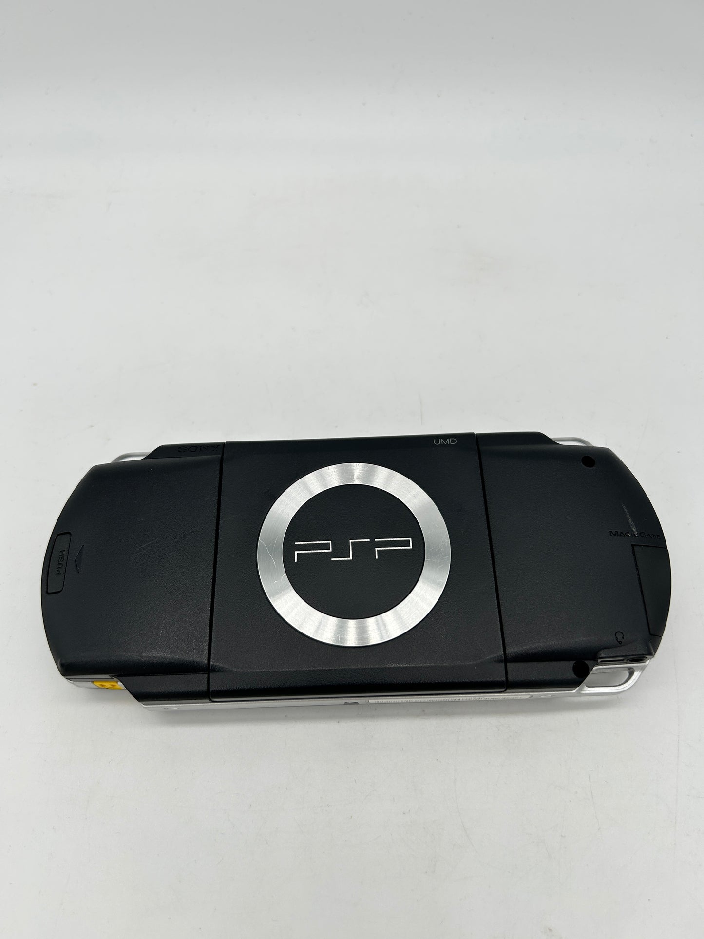 SONY PLAYSTATiON PORTABLE [PSP] CONSOLE | MODEL NOiRE BLACK PSP1001 | ENTERTAiNMENT PACK