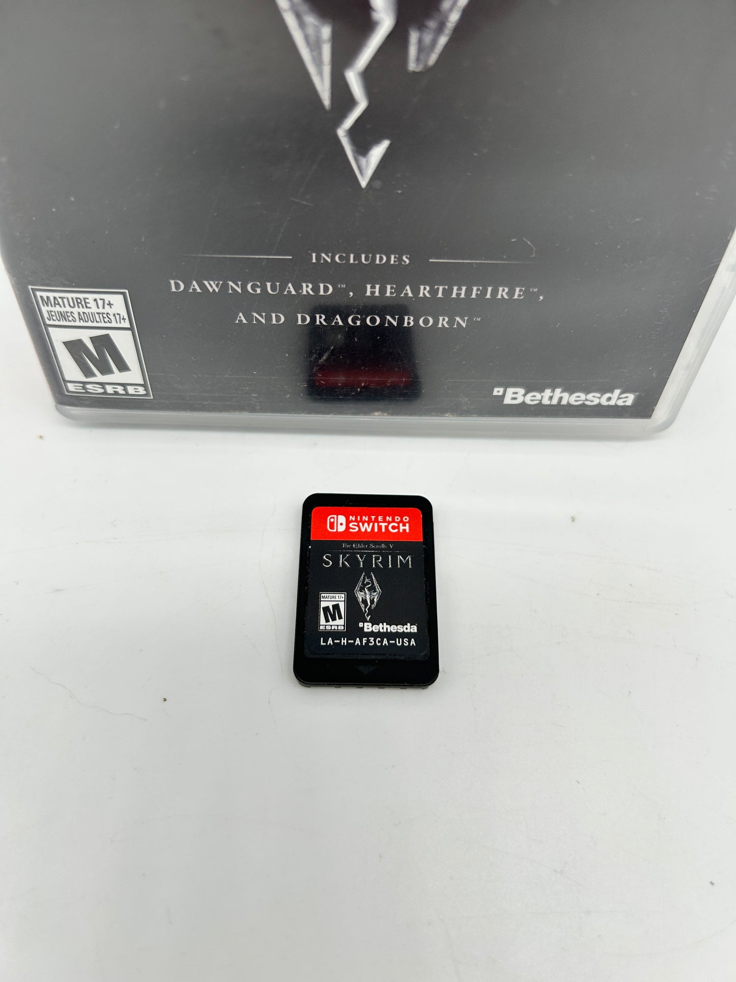 NiNTENDO SWiTCH | THE ELDER SCROLLS V SKYRiM