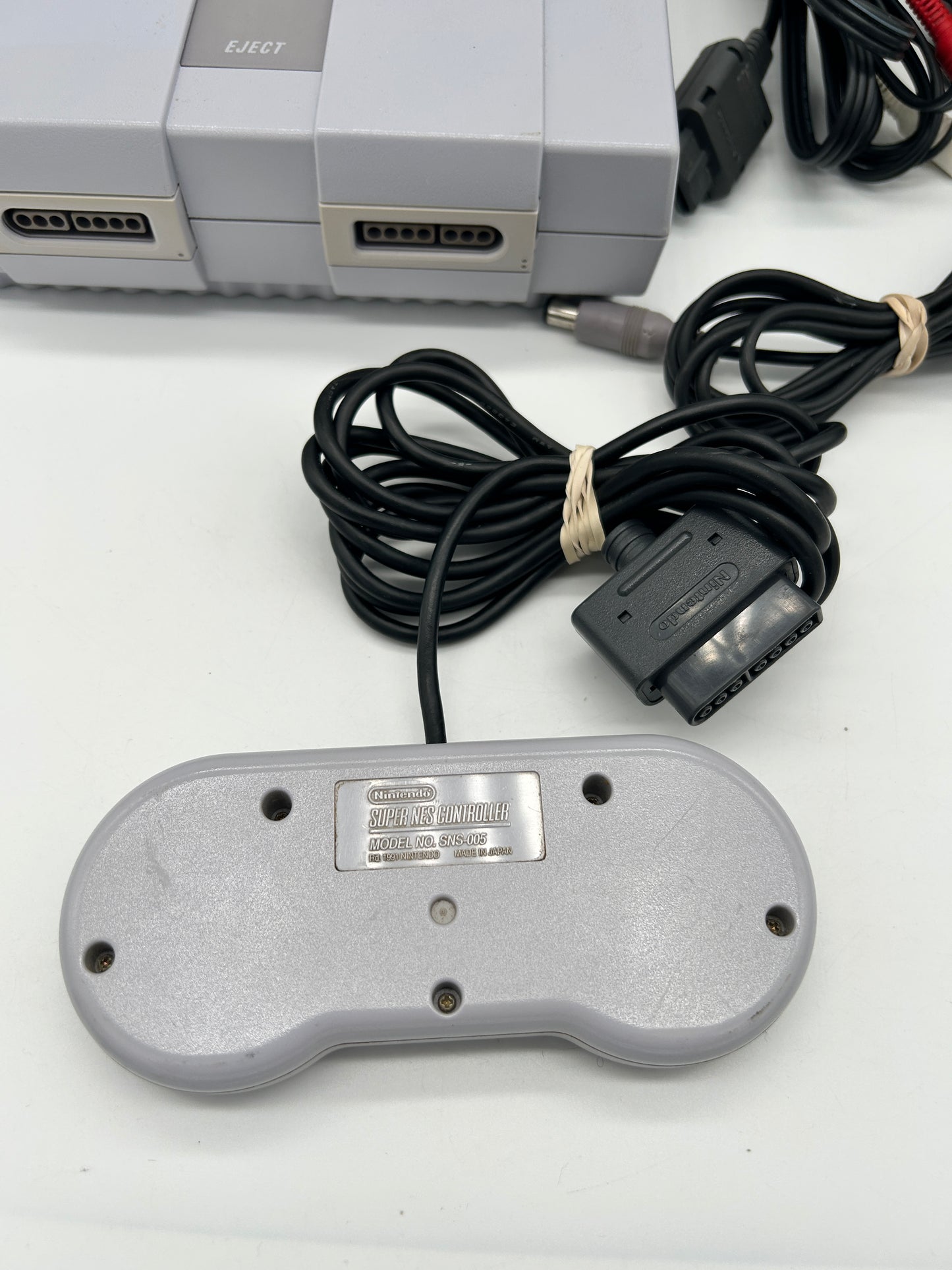 SUPER NiNTENDO [SNES] CONSOLE | MODEL GRiSE CONTROL DECK SNS-001