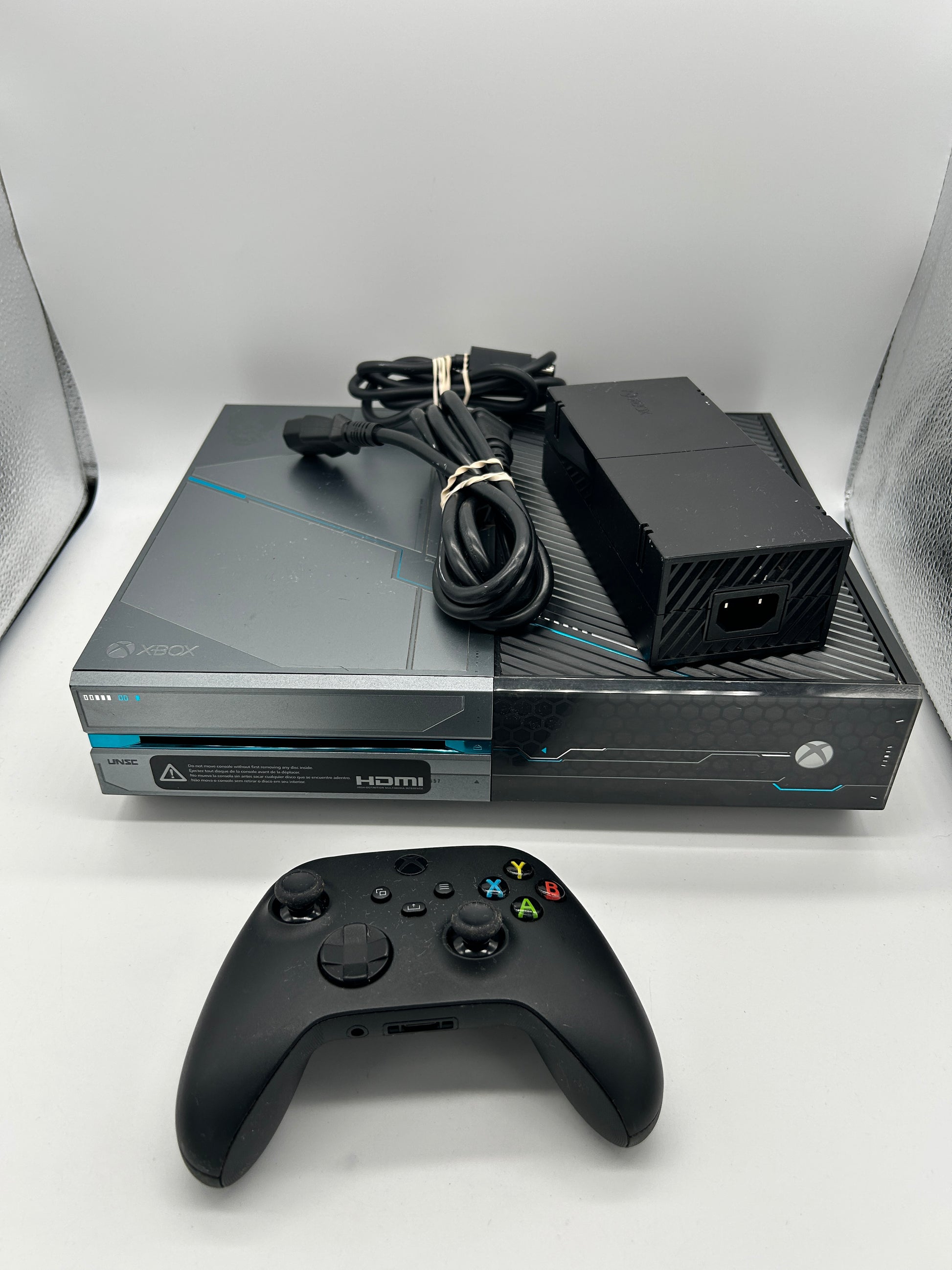 PiXEL-RETRO.COM : MICROSOFT XBOX ONE SYSTEM CONSOLE, CONTROLLER, POWER SUPPLY NTSC MODEL 1540 1TB HALO 5 GUARDIANS LIMITED EDITION