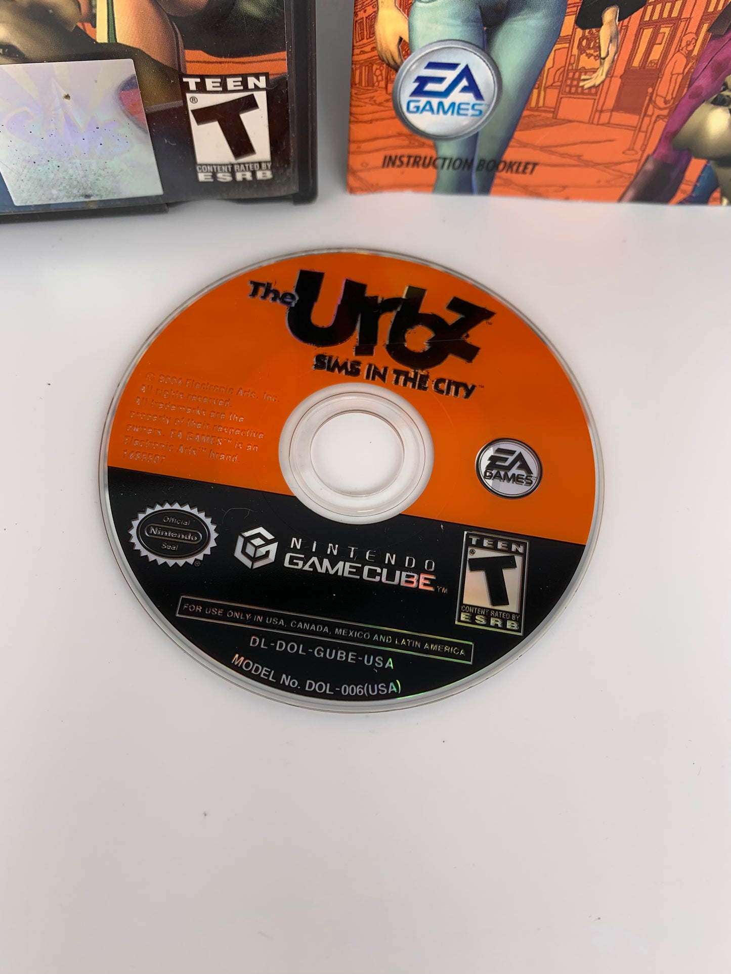 NiNTENDO GAMECUBE [NGC] | THE URBZ SiMS iN THE CiTY