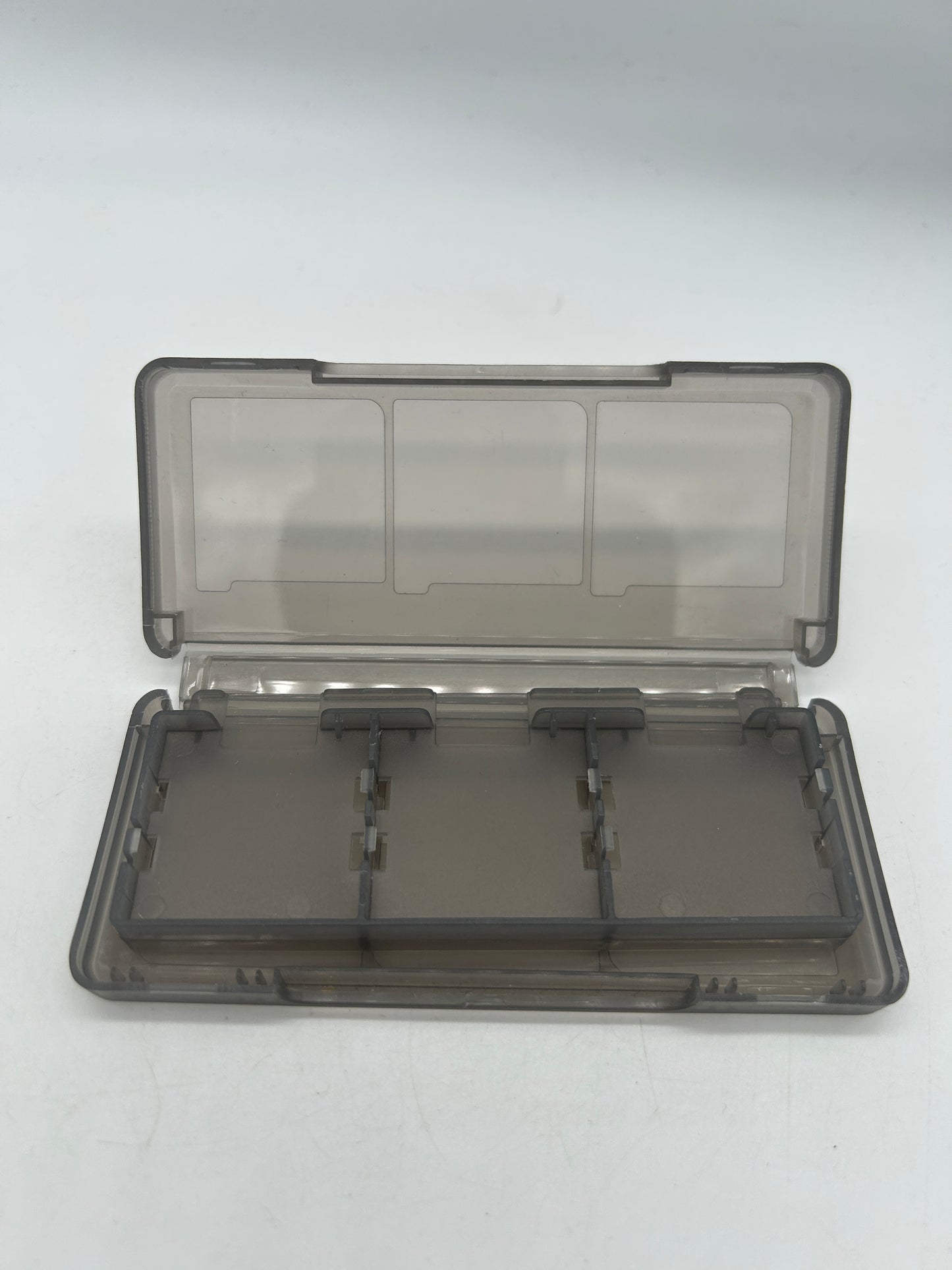 NiNTENDO DS | ÉTUi EN PLASTiQUE DUR POUR 6 JEUX ViDÉO