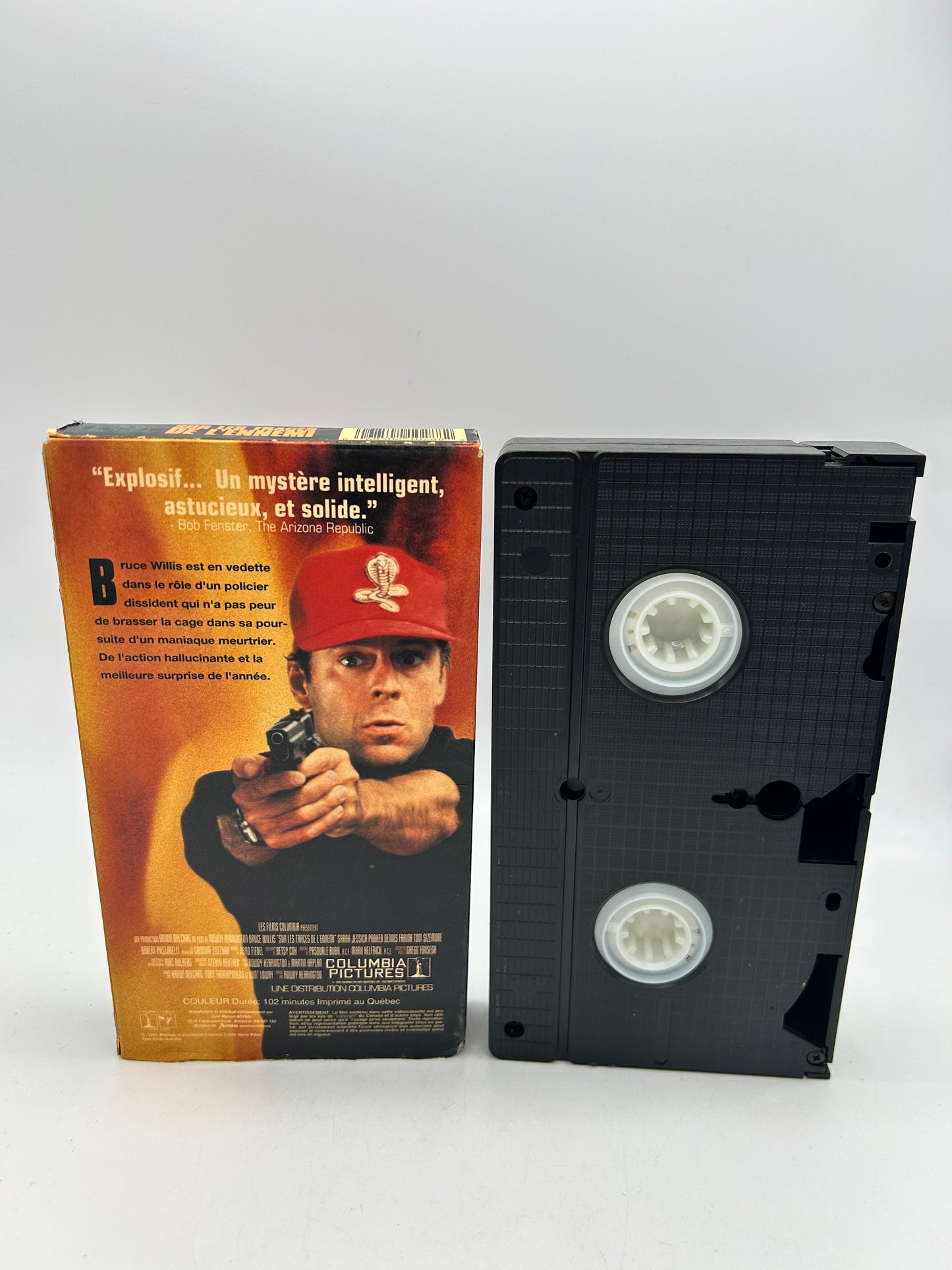 FiLM VHS FRANCAiS | SUR LES TRACES DE L'ENNEMi [STRiKiNG DiSTANCE]