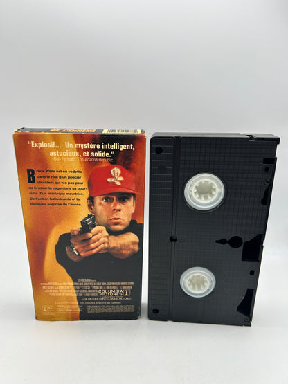 FiLM VHS FRANCAiS | SUR LES TRACES DE L'ENNEMi [STRiKiNG DiSTANCE]
