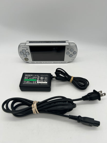 PiXEL-RETRO.COM : SONY PLAYSTATiON PORTABLE [PSP] CONSOLE | MODEL SILVER PLATINUM PSP3001 PSP 3001