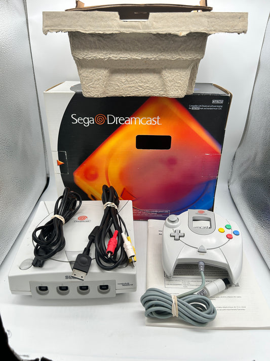 PiXEL-RETRO.COM : SEGA DREAMCAST ORIGINAL WHITE MODEL CONTROLLER, POWER SUPPLY NTSC HKT-3020