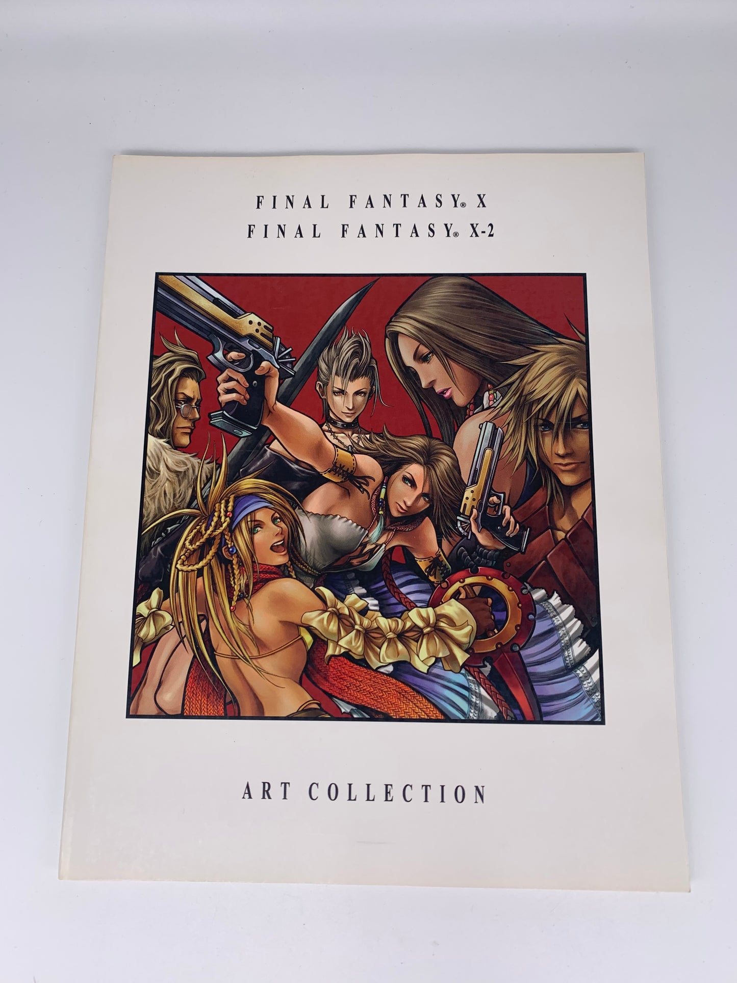 FiNAL FANTASY X-2 STRATEGY GUiDE BRADYGAMES HARDCOVER LiMiTED COLLECTORS EDiTiON