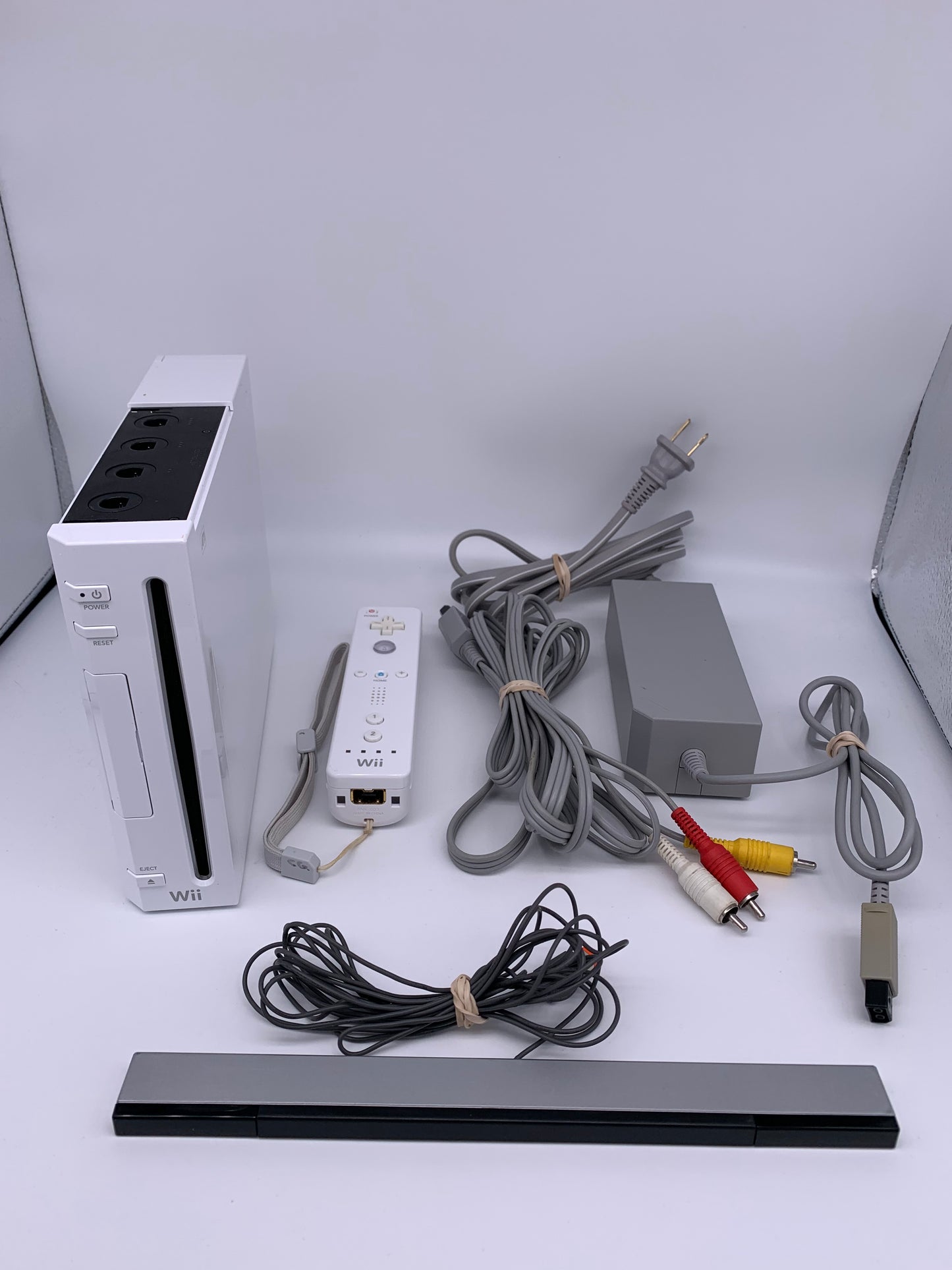 PiXEL-RETRO.COM : NINTENDO MINI WII ORIGINAL BLACK CONSOLE CONTROLLER, POWER SUPPLY, RCA CABLE, SENSOR NTSC RVL-001 USA