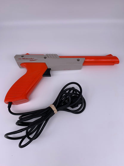PiXEL-RETRO.COM : NINTENDO (NES) ZAPPER GUN ORANGE CONTROLLER JOYSTICK NTSC