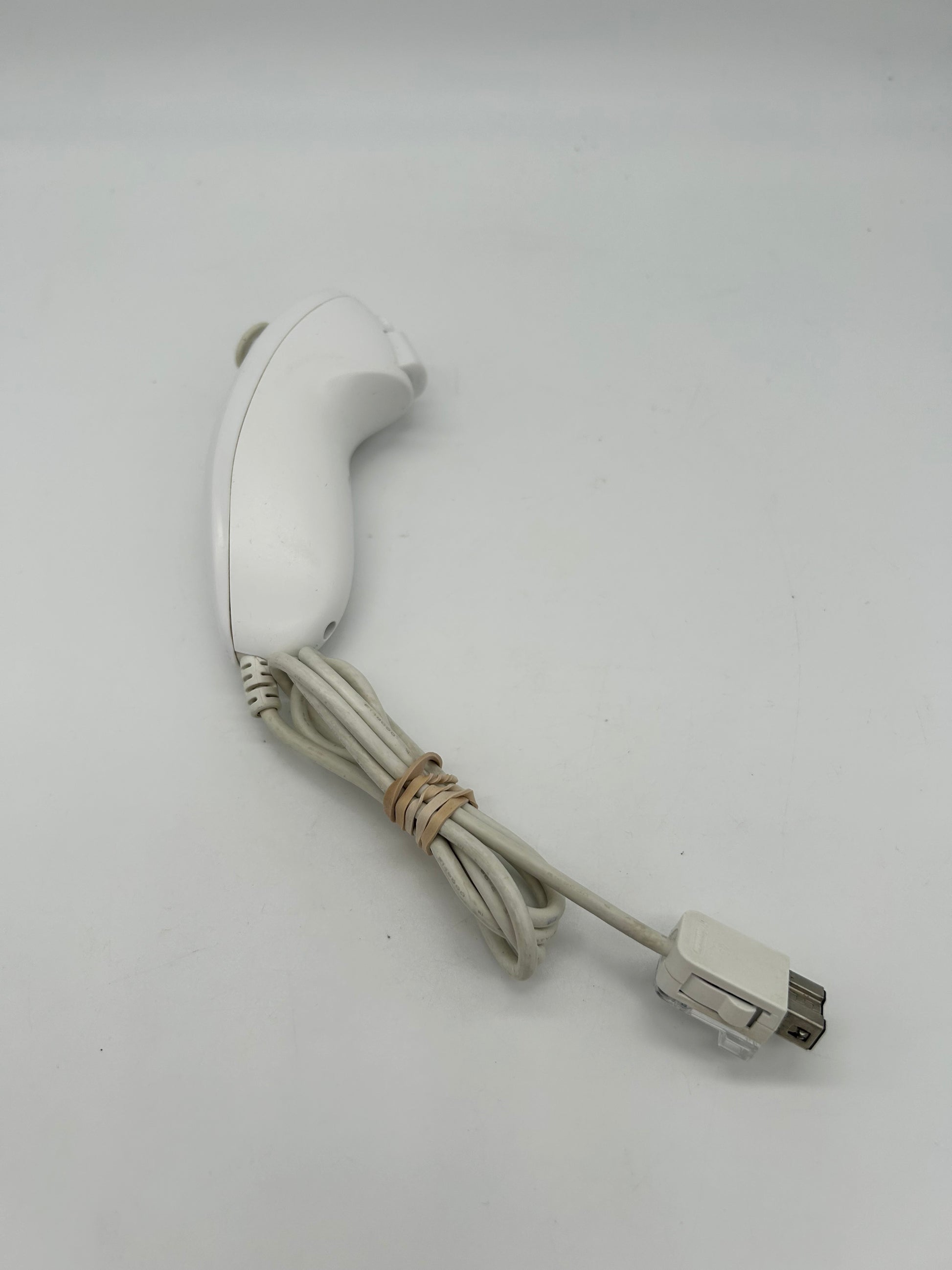 PiXEL-RETRO.COM : NINTENDO WII NTSC WHITE NUNCHUK CONTROLLER