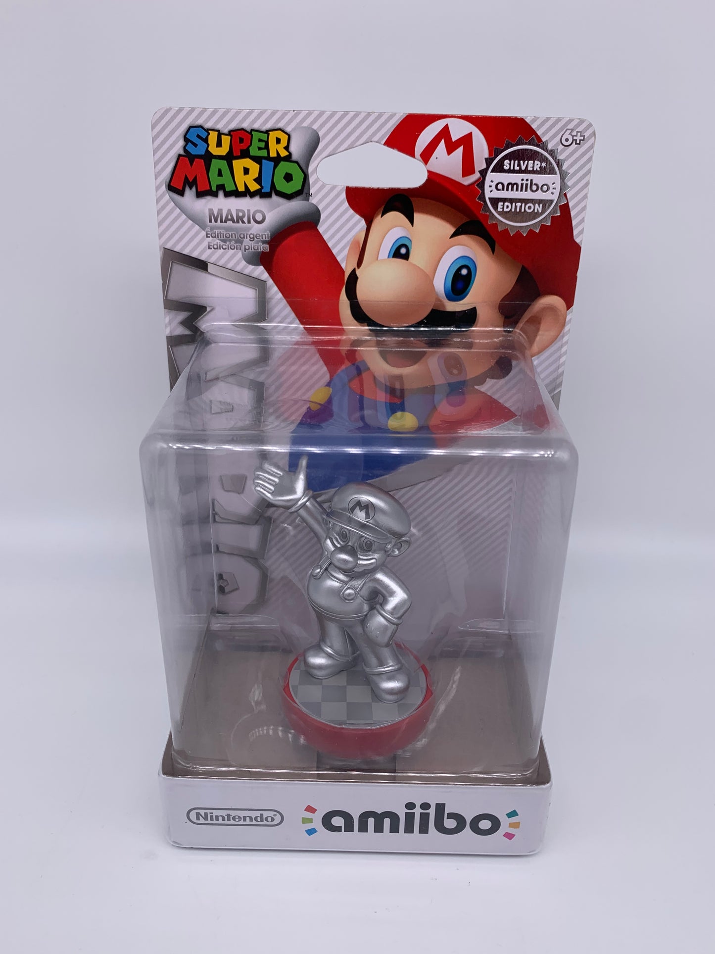 PiXEL-RETRO.COM : AMIIBO MARIO SILVER EDITION SUPER MARIO SERIES. NORTH AMERICAN FIRST (1ST) PRINT VERSION