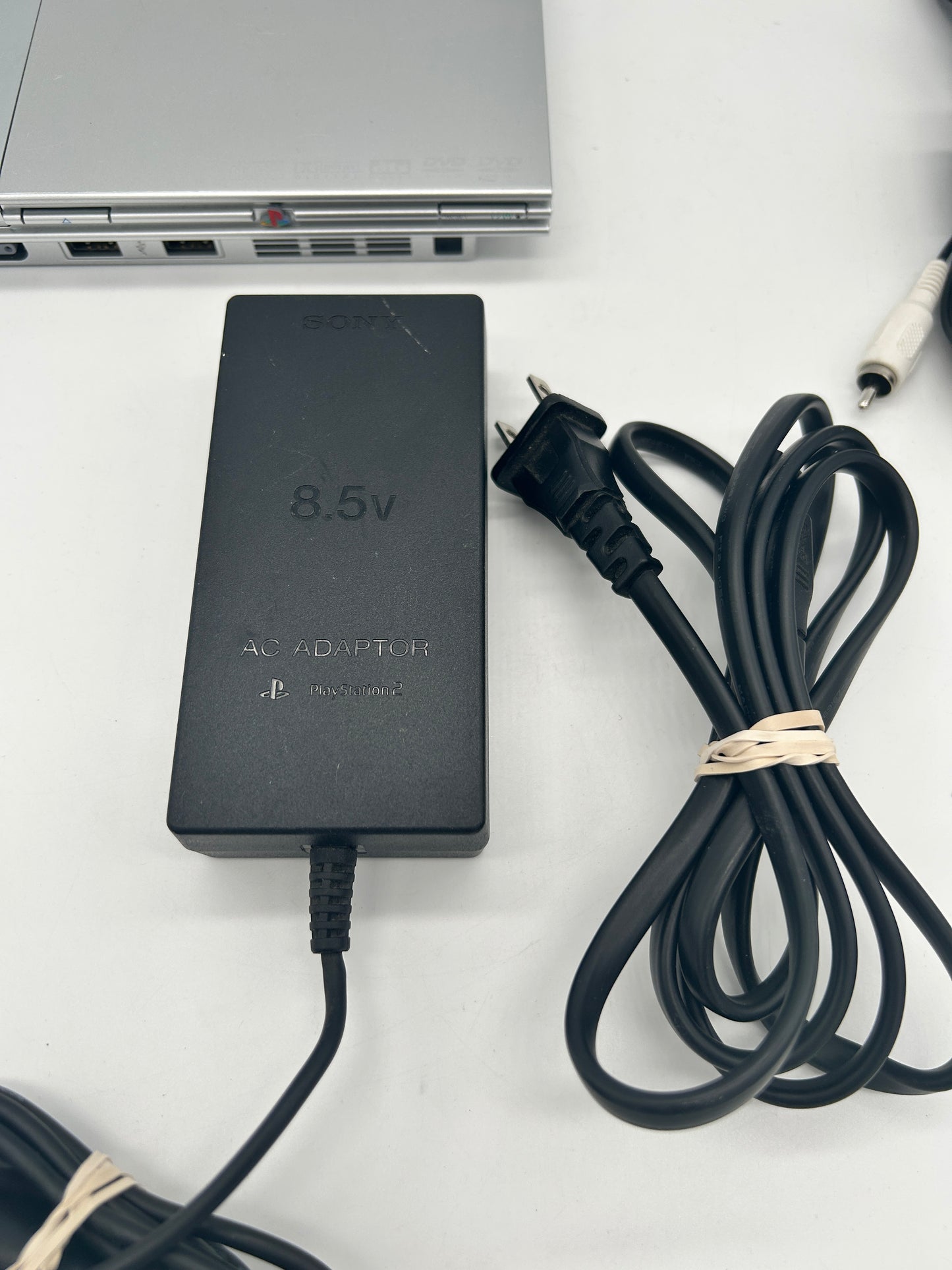 SONY PLAYSTATiON 2 [PS2] CONSOLE | ORiGiNALE THIN SILVER (SILVER PLATiNUM SLiM VERSiON) | SCPH-77001