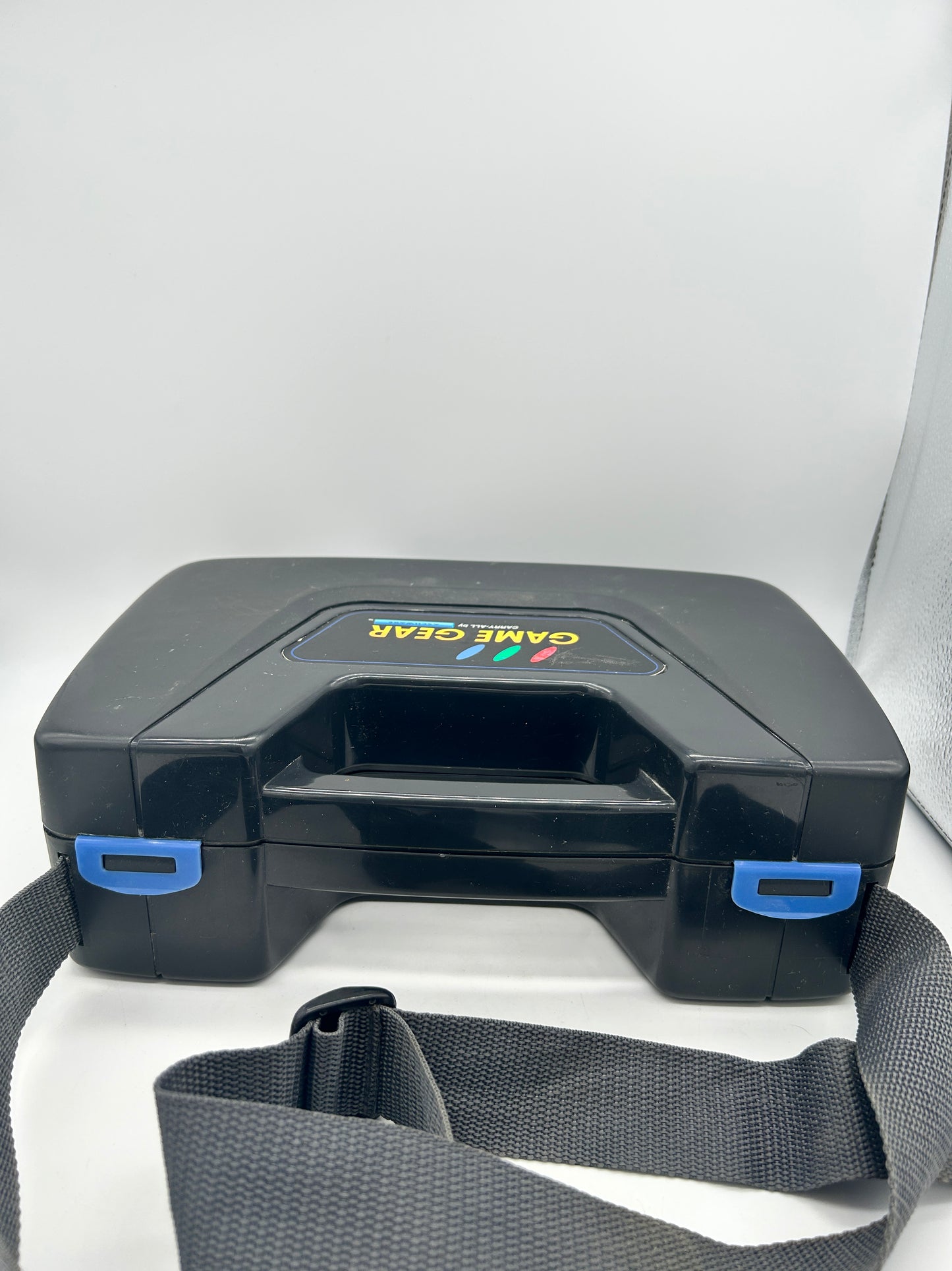 SEGA GAME GEAR | CARRYiNG HARD CASE GAME SYSTEM ORGANIZER (Copy)