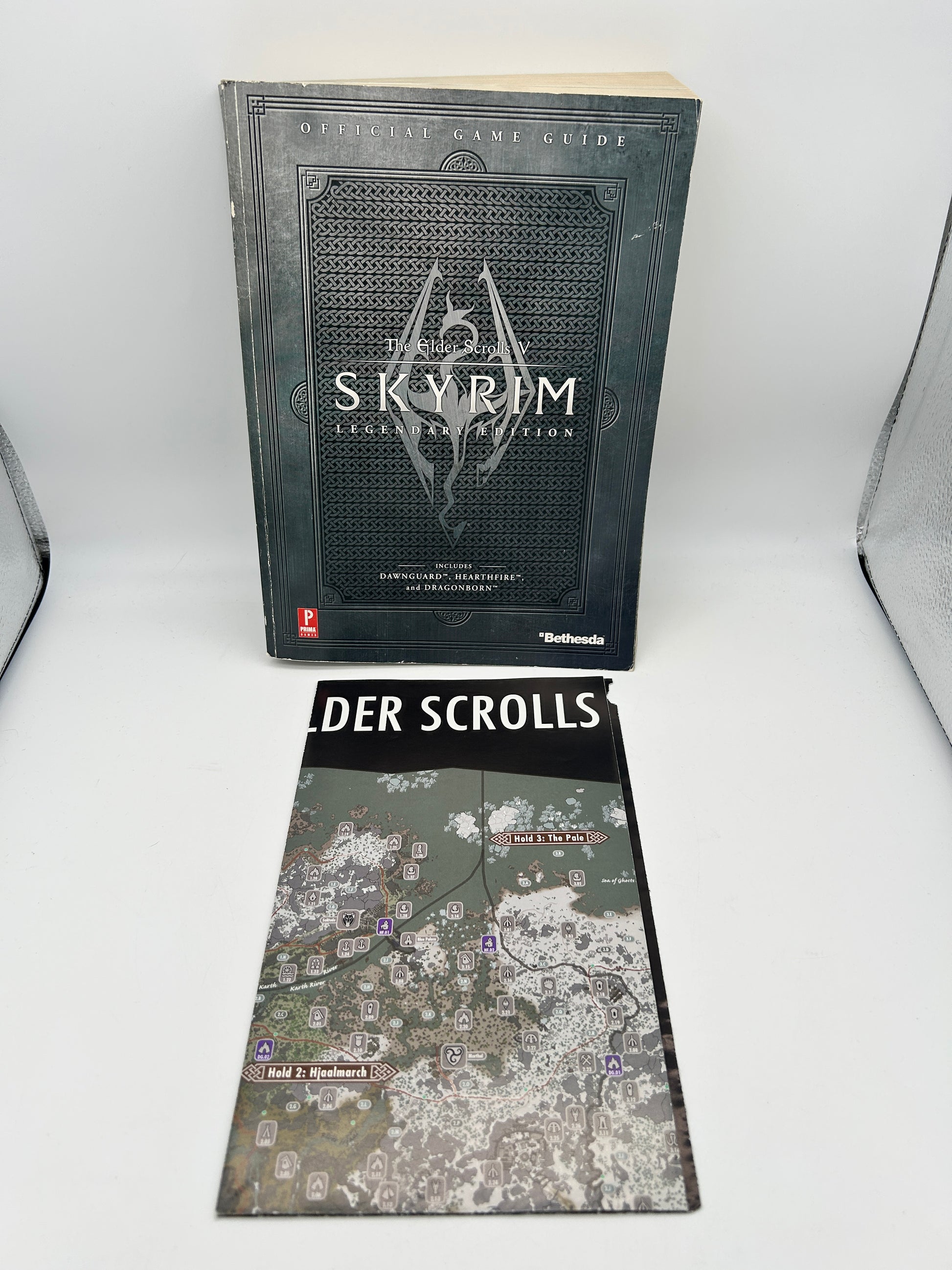 PiXEL-RETRO.COM : BOOKS STRATEGY PLAYER'S GUIDE WALKTHROUGH OFFICIAL PRIMA GAMES THE ELDER SCROLL'S V SKYRIM LEGENDARY EDITION