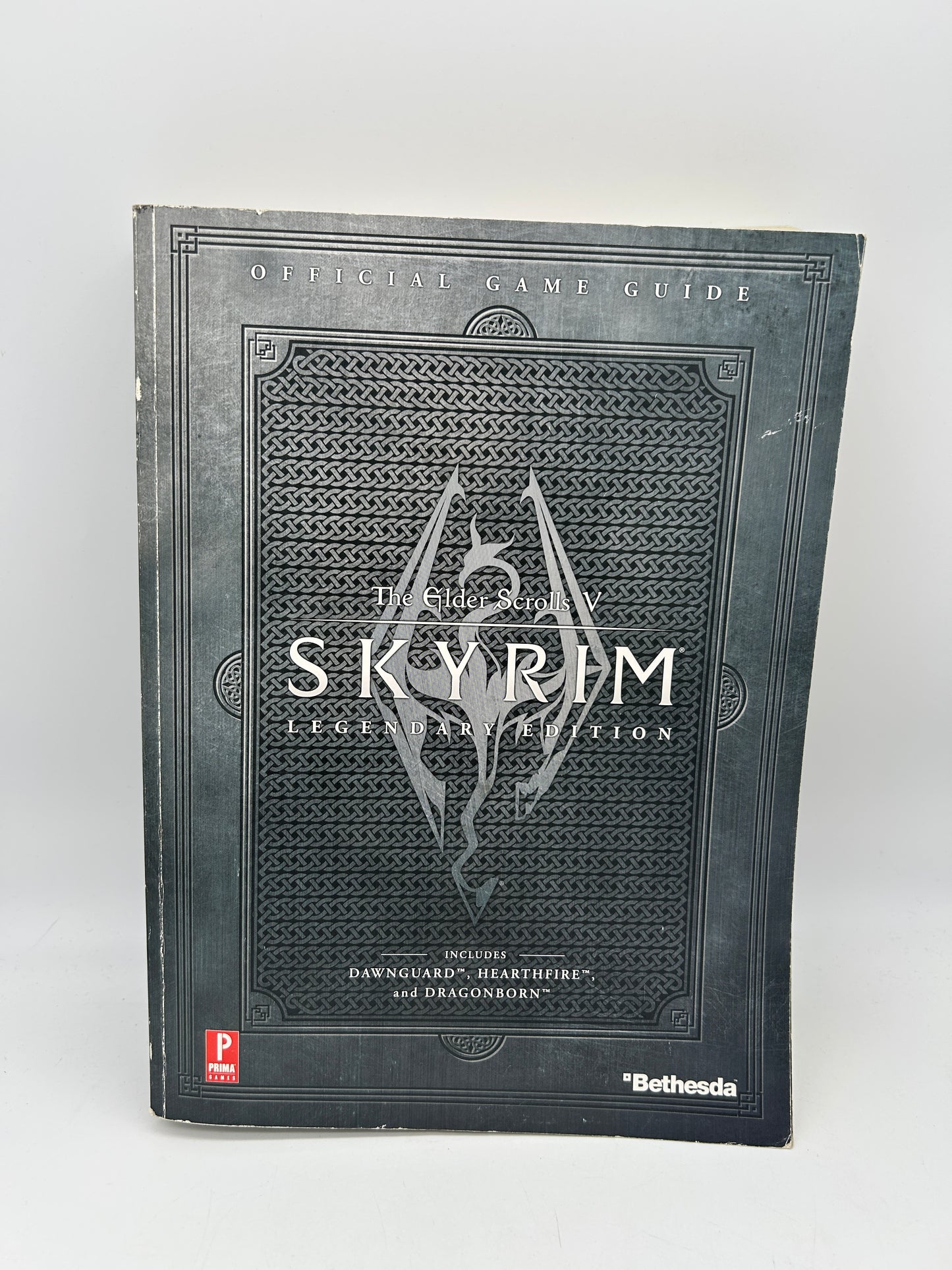 THE ELDER SCROLLS V SKYRiM LEGENDARY EDITiON STRATEGY GUIDE PRIMA GAMES