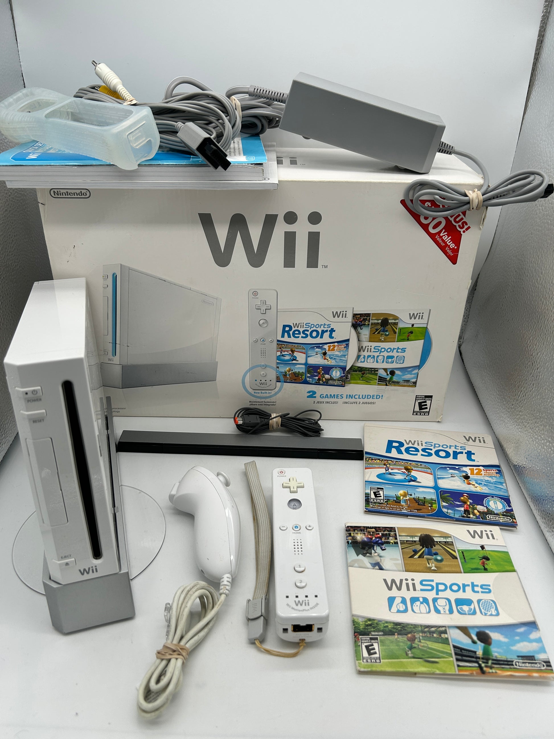 PiXEL-RETRO.COM : NINTENDO WII SPORTS RESORT PACK COMPLETE (CiB) CONSOLE, BOX, CONTROLLERS, NUNCHUK, WIIMOTION, POWER SUPPLY, RCA CABLE, NTSC RVL-001