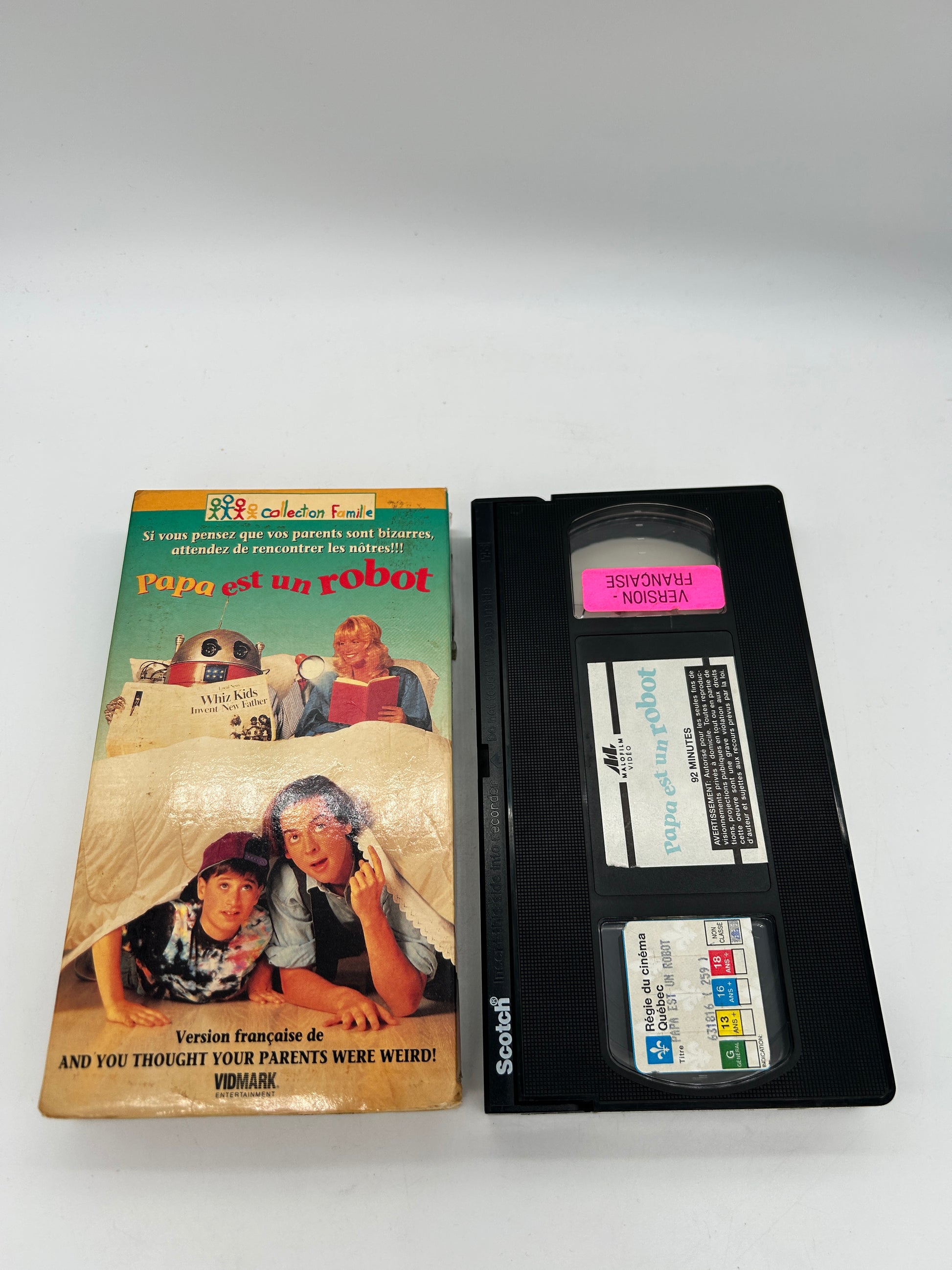 FiLM VHS FRANÇAiS | PAPA EST UN ROBOT [V.O. AND YOU THOUGHT YOUR PARENTS WERE WEiRD]