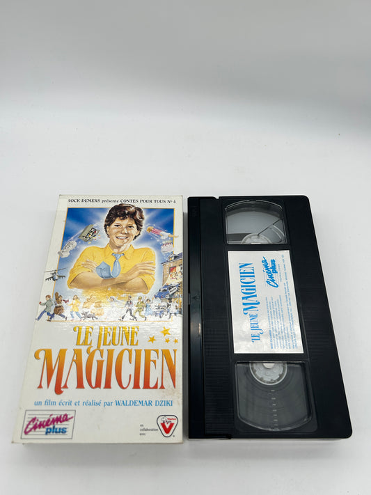 FiLM VHS FRANCAiS | LE JEUNE MAGiCiEN