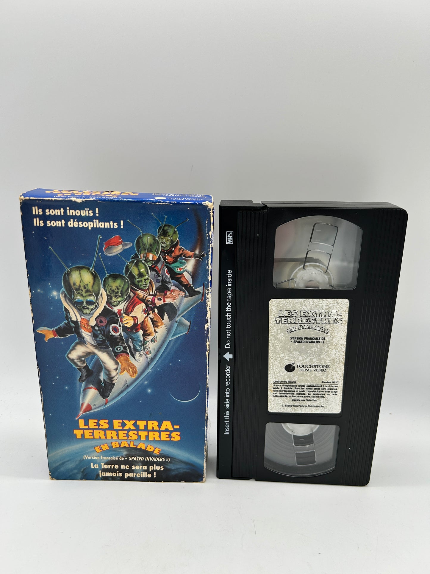FiLM VHS FRANCAiS | LES EXTRA-TERRESTRES EN BALADE [V.O. SPACED iNVADERS]