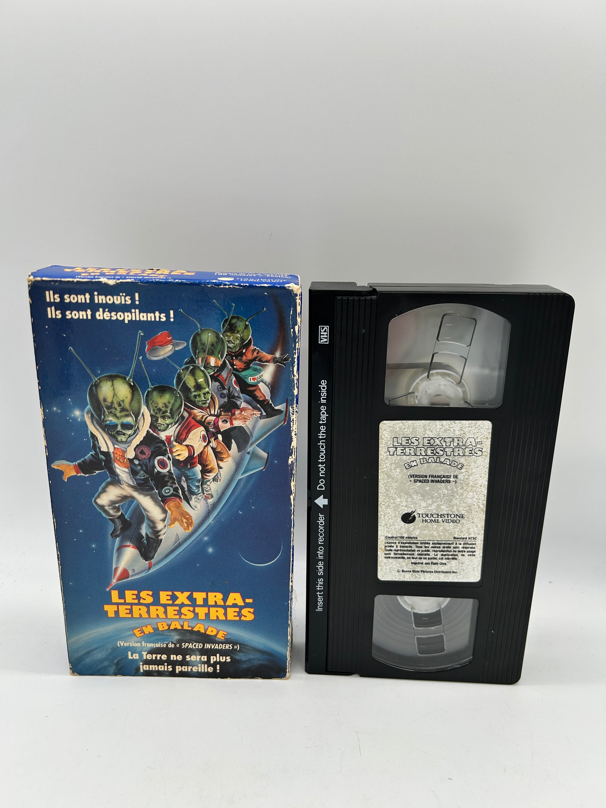 FiLM VHS FRANCAiS | LES EXTRA-TERRESTRES EN BALADE [V.O. SPACED iNVADERS]