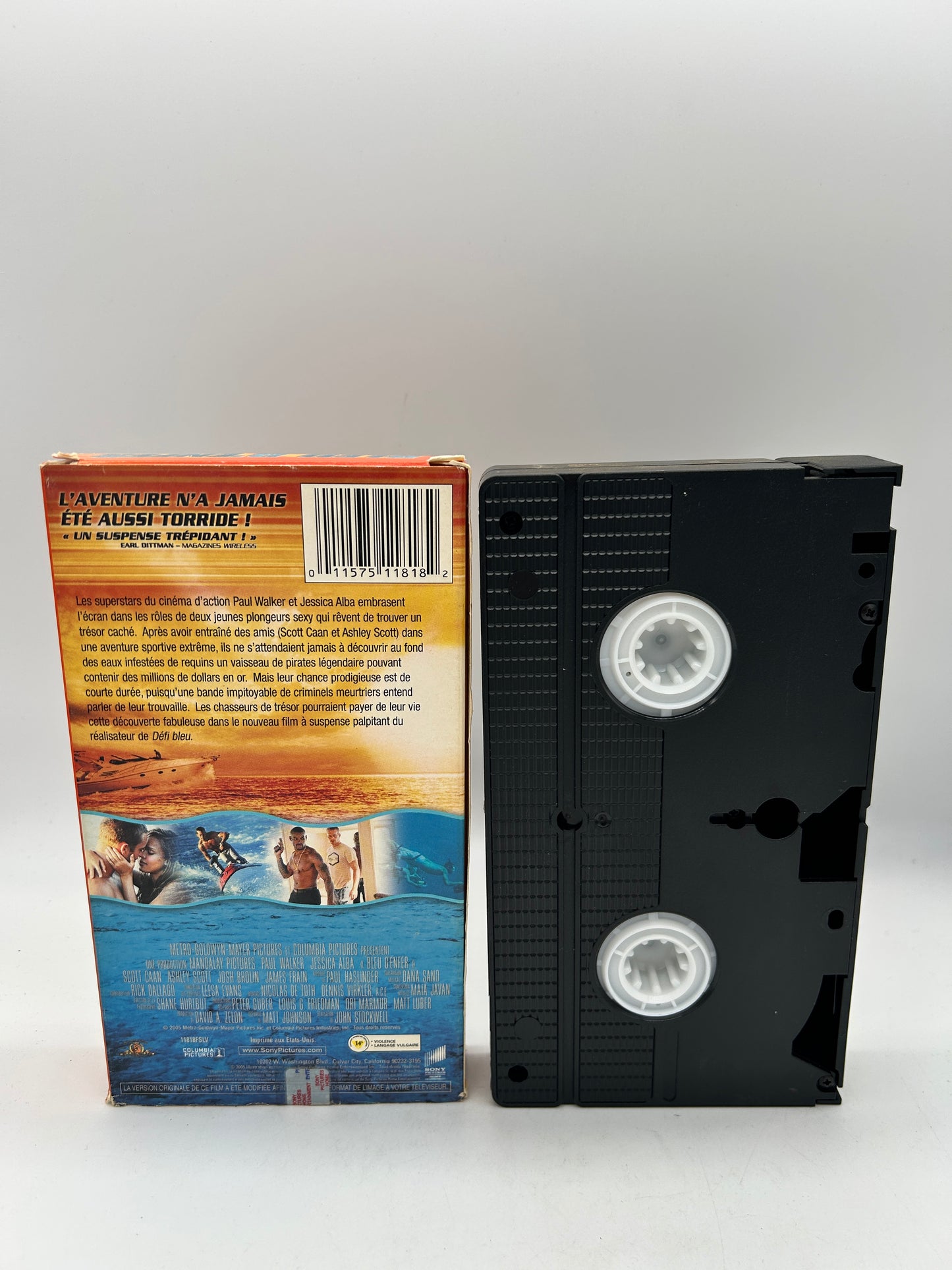 FiLM VHS FRANCAiS | BLEU D'ENFER [iNTO THE BLUE]