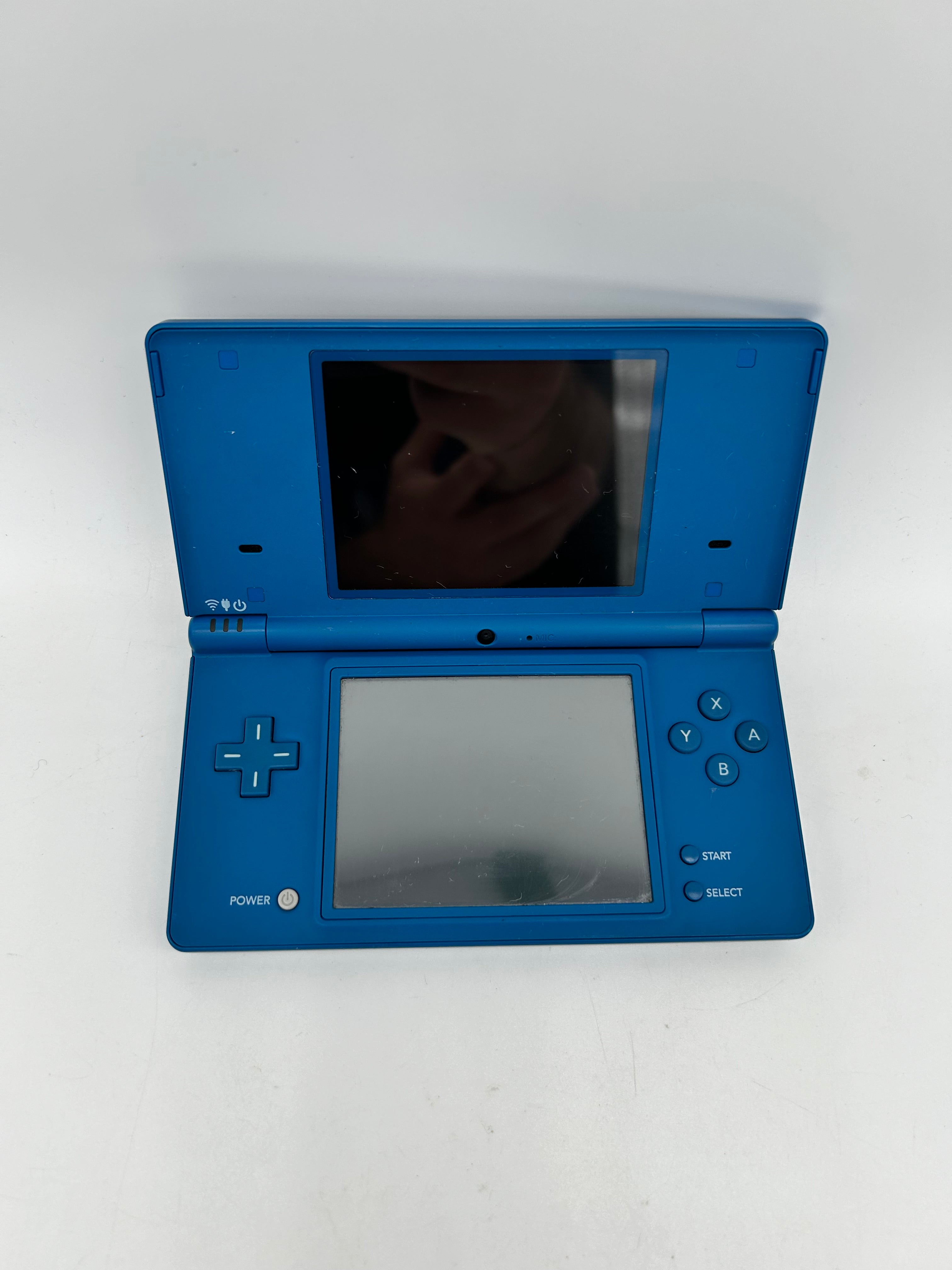 Nintendo DS in store Blue