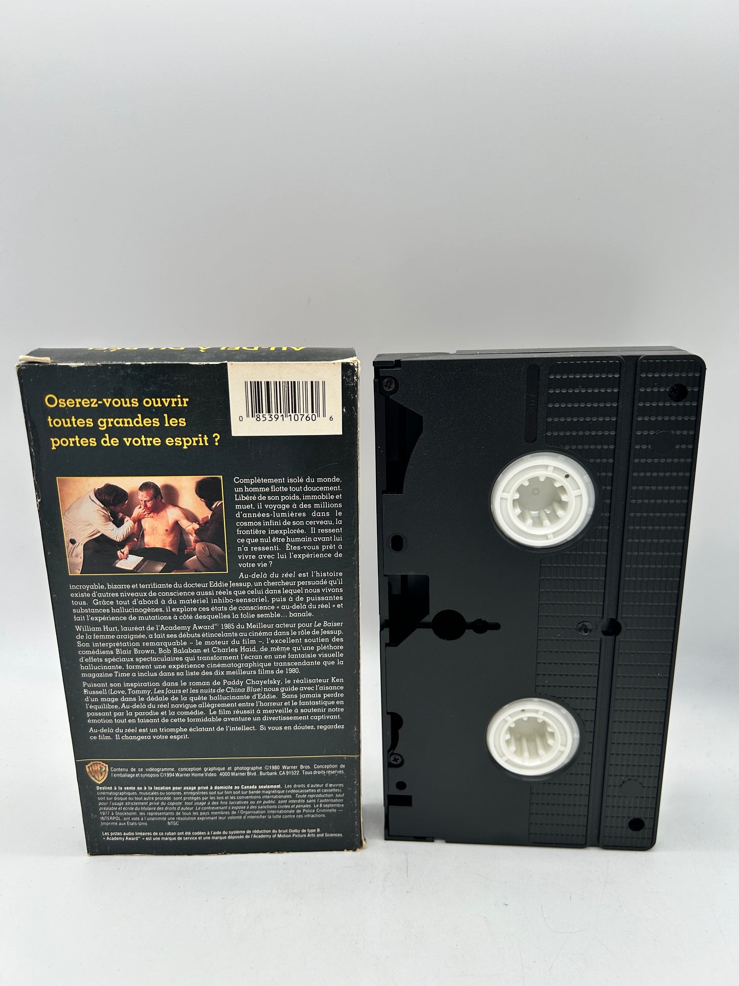 FiLM VHS FRANCAiS | AU-DELÀ DU RÉEL