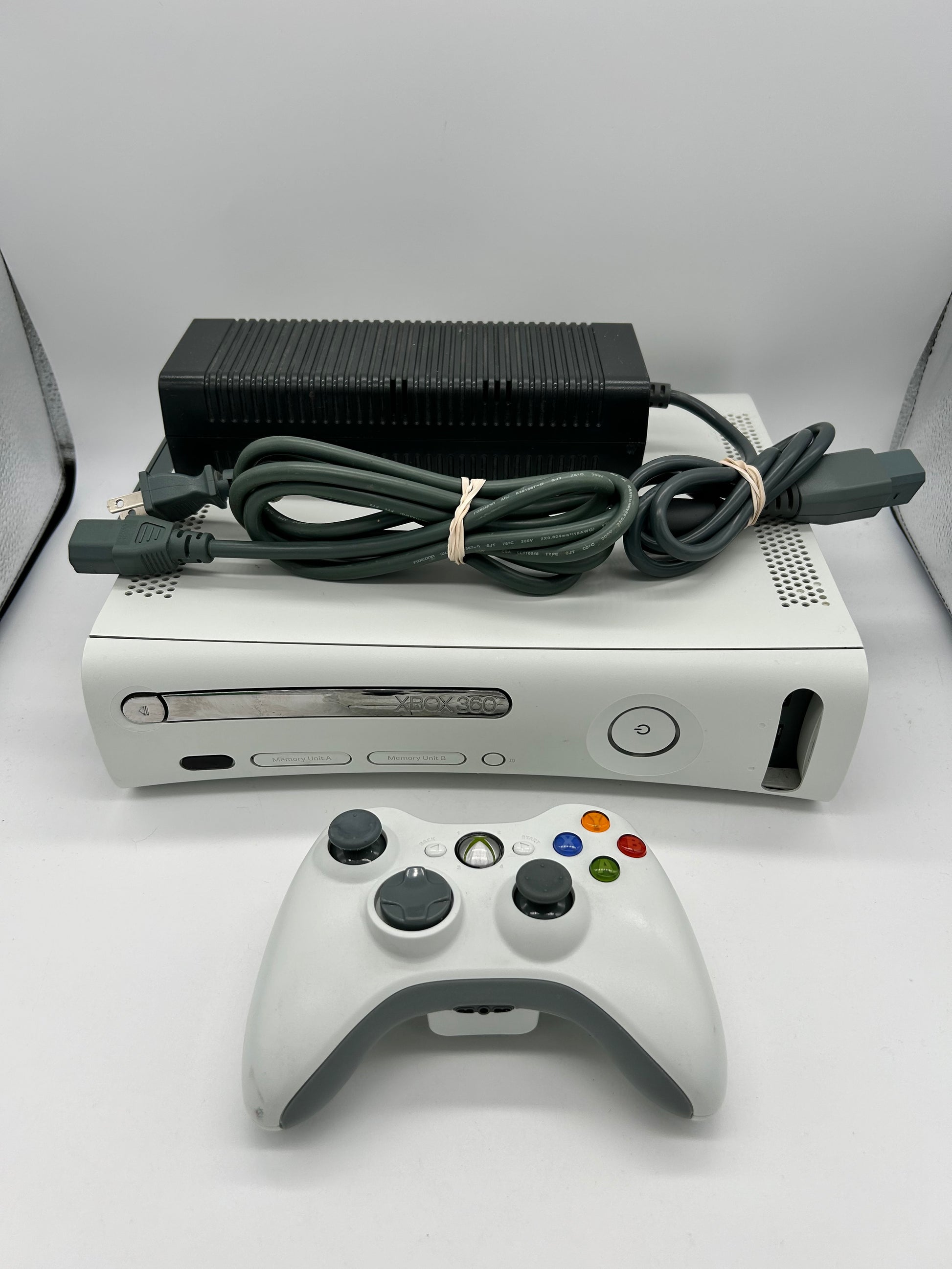 PiXEL-RETRO.COM : MICROSOFT XBOX 360 SYSTEM CONSOLE, CONTROLLER, POWER SUPPLY NTSC WHITE PRO 60GB