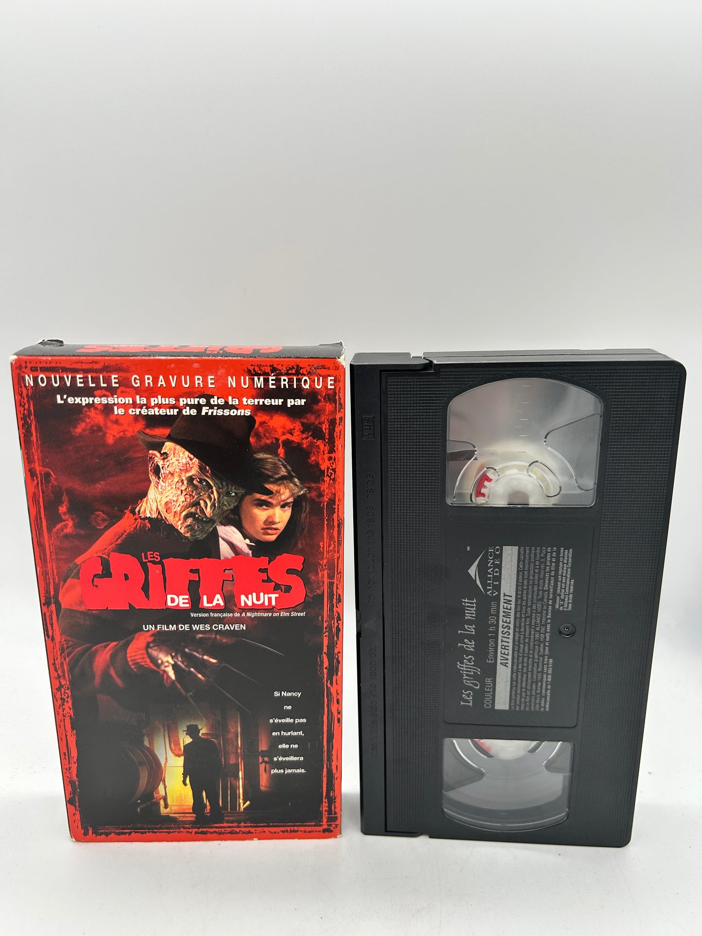 FiLM VHS FRANCAiS | LES GRiFFES DE LA NUiT [A NiGHTMARE ON ELM STREET]