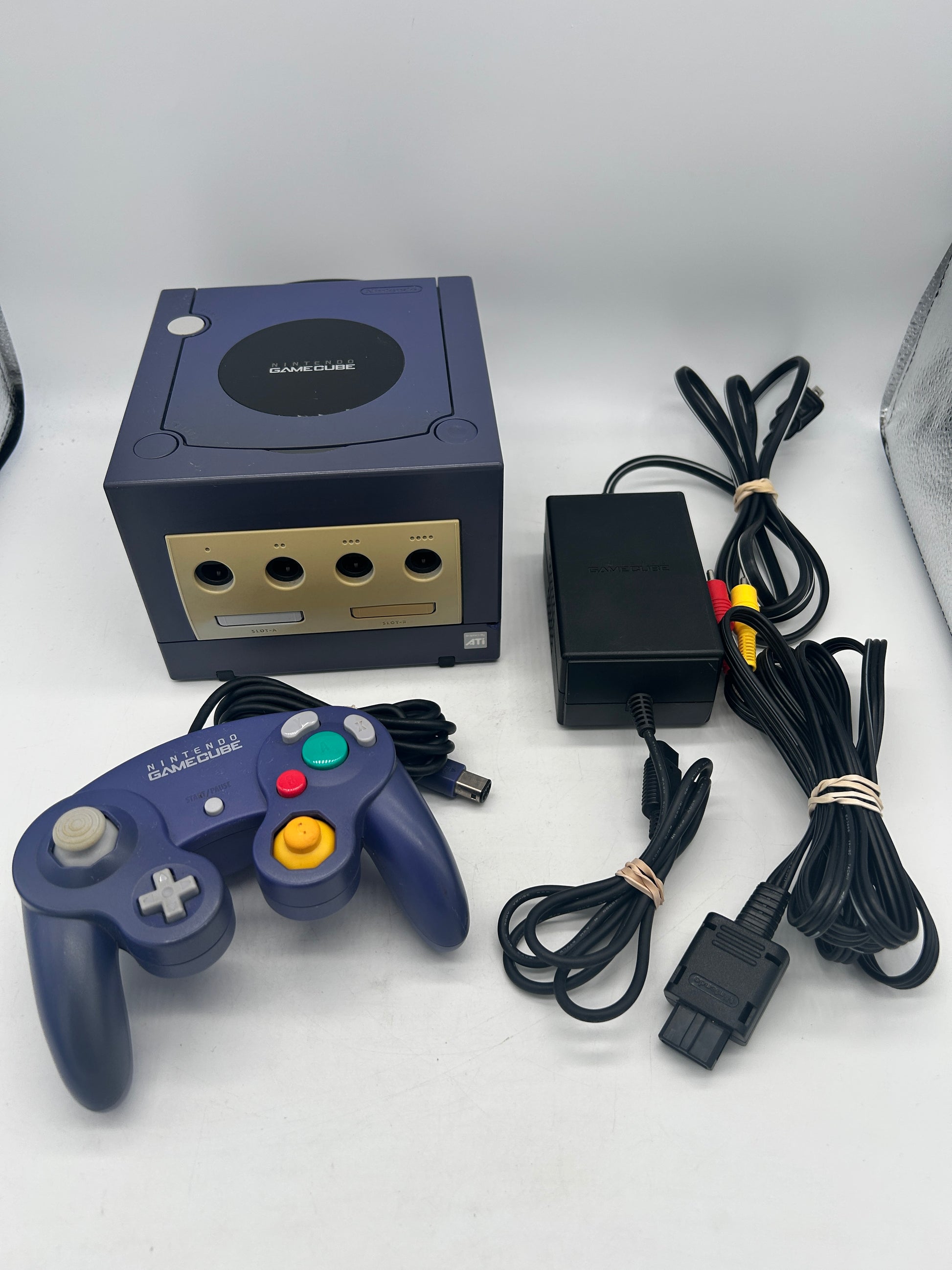 PiXEL-RETRO.COM : NINTENDO GAMECUBE ORIGINAL PURPLE INDIGO VERSION, CONTROLLER, POWER SUPPLY, RCA CABLE NTSC