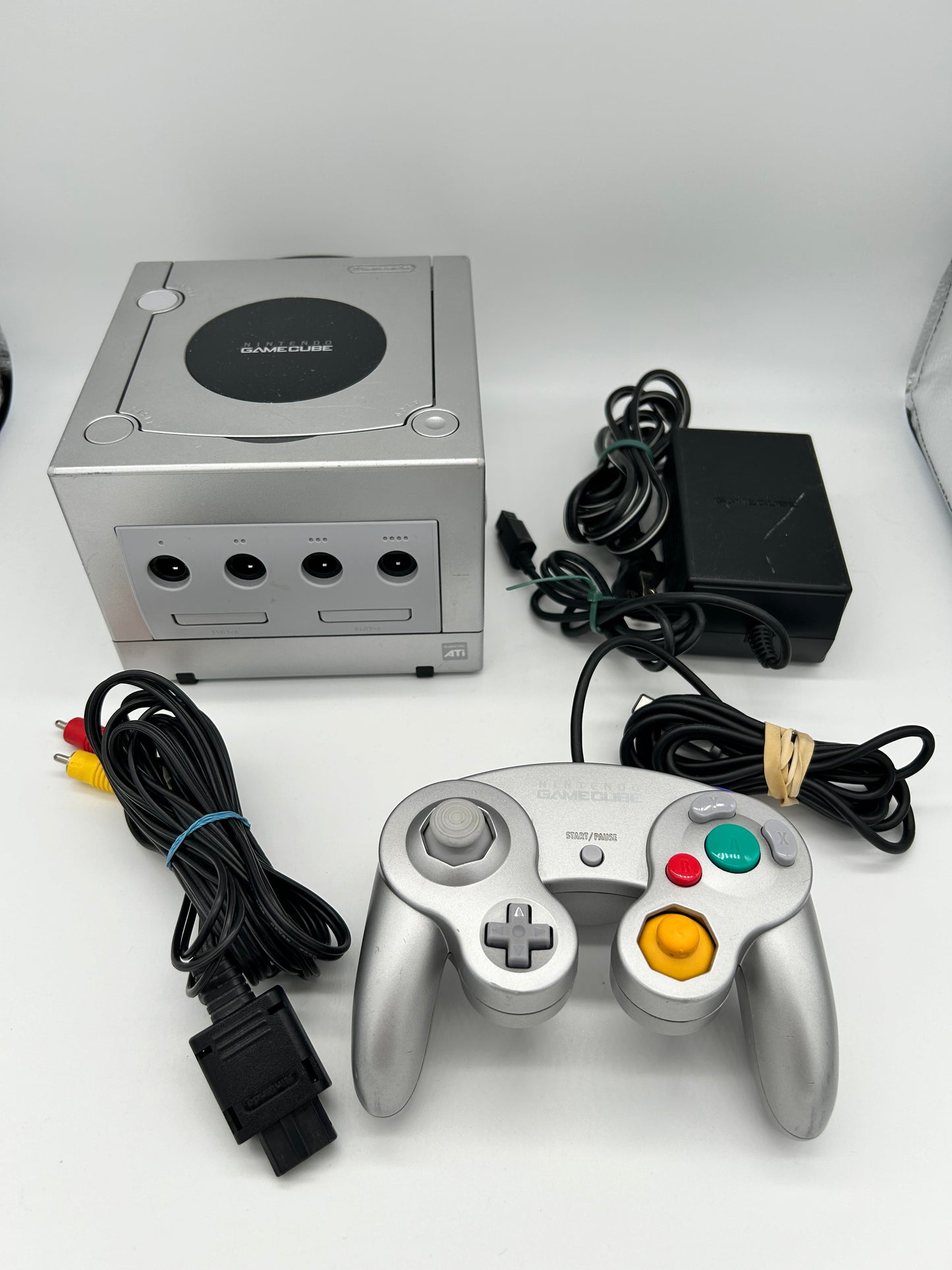 PiXEL-RETRO.COM : NINTENDO GAMECUBE ORIGINAL SILVER PLATINUM VERSION, CONTROLLER, POWER SUPPLY, RCA CABLE NTSC