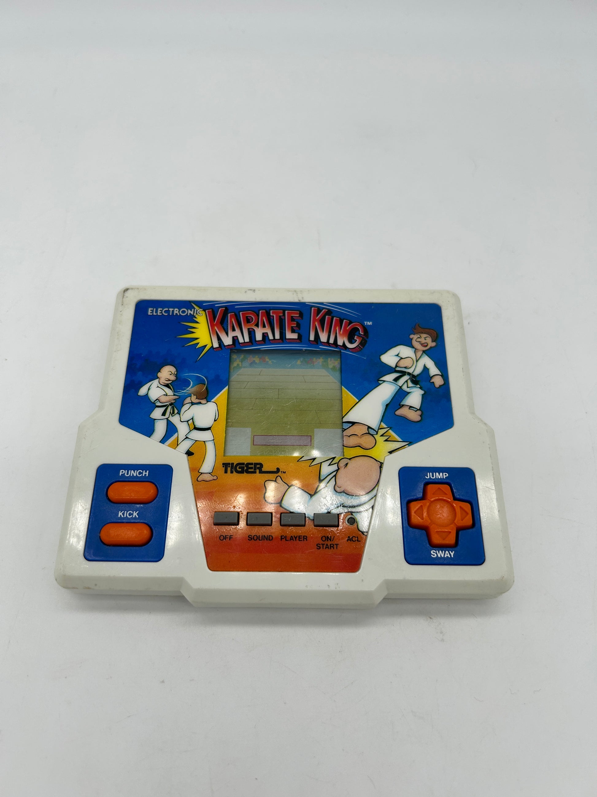 PiXEL-RETRO.COM : TIGER ELECTRONICS INC ORIGINAL SYSTEM CONSOLE NTSC KARATE KING