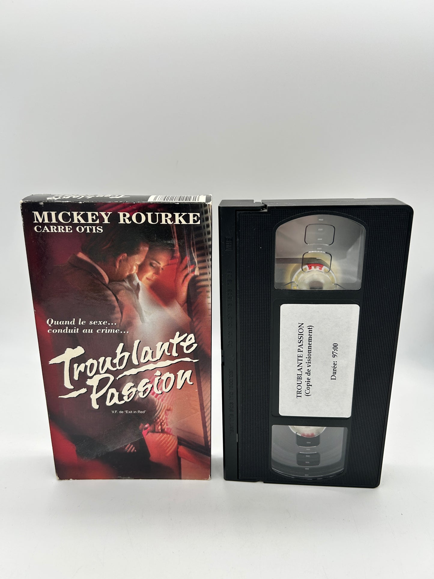 FiLM VHS FRANCAiS | TROUBLANTE PASSiON [EXiT iN RED]