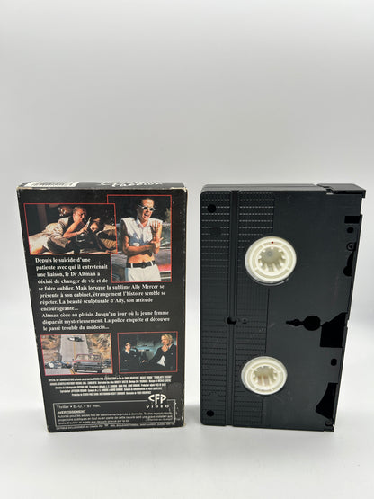 FiLM VHS FRANCAiS | TROUBLANTE PASSiON [EXiT iN RED]