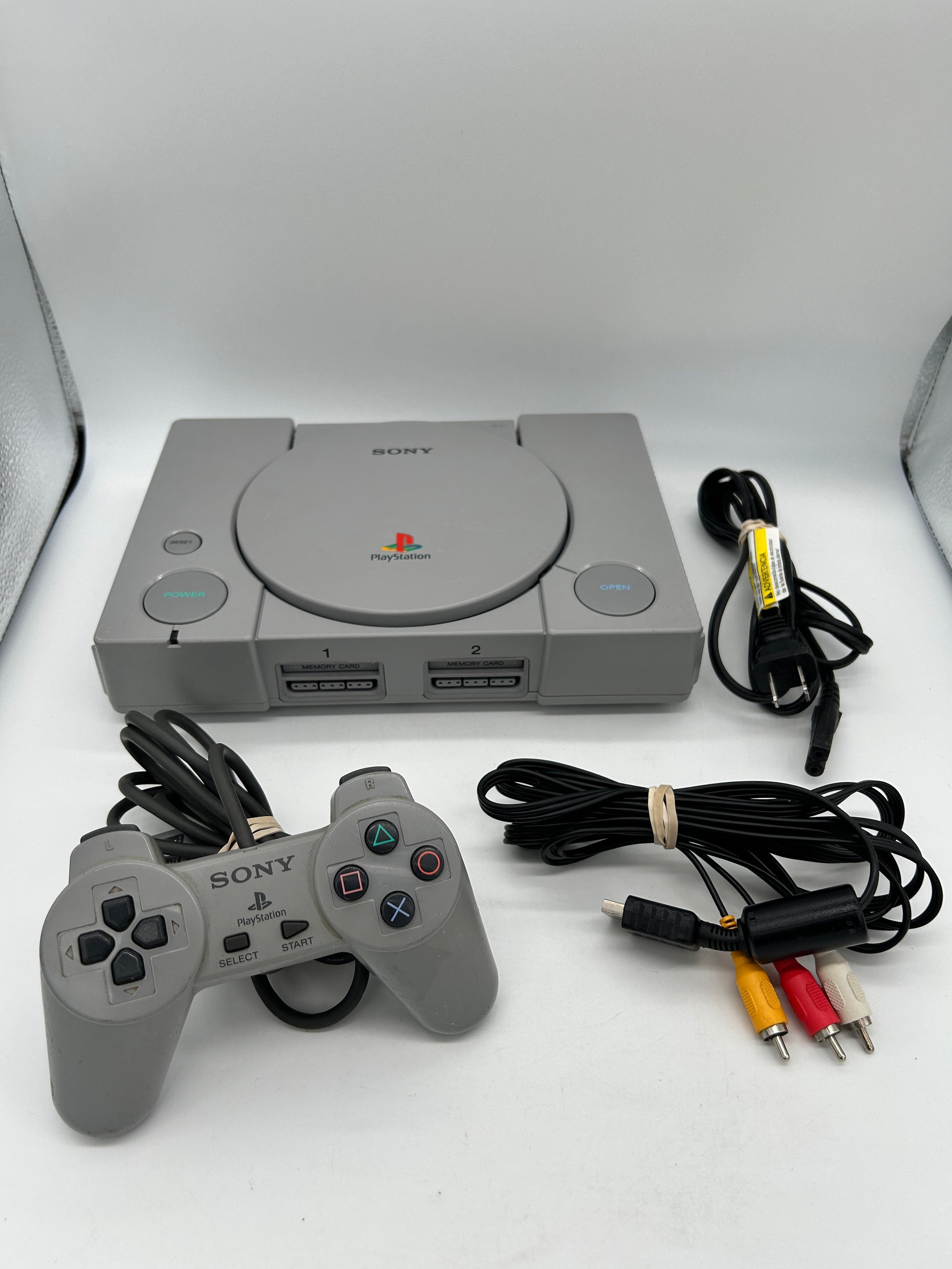 PiXEL-RETRO.COM : SONY PLAYSTATION 1 ORIGINAL GRAY VERSION, CONTROLLER, POWER SUPPLY, RCA CABLE SCPH-9001 NTSC