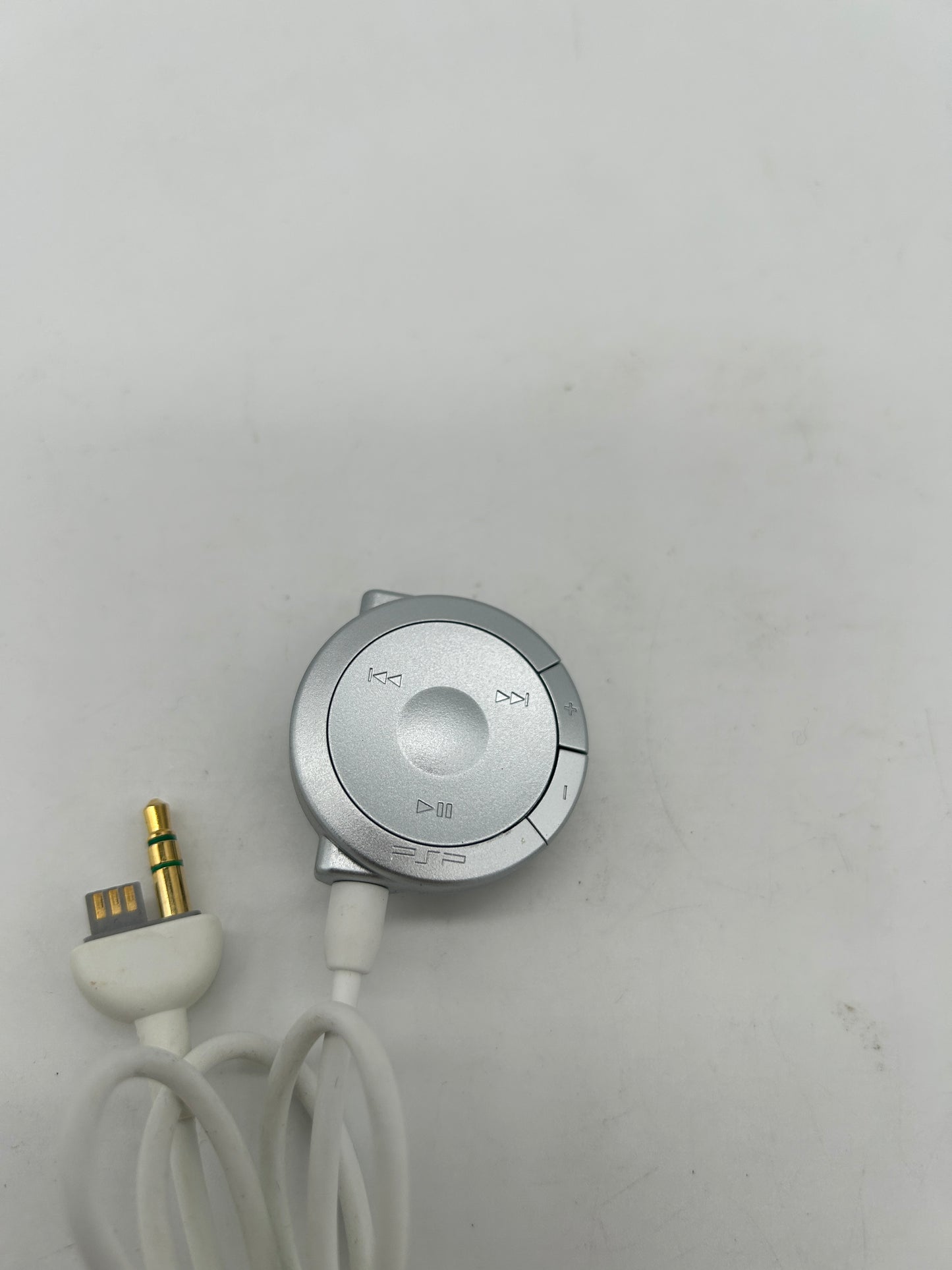 SONY PLAYSTATiON PORTABLE [PSP] | ORIGINAL REMOTE CONTROLLER FOR HEARPHONE EARBUD | PSP-120