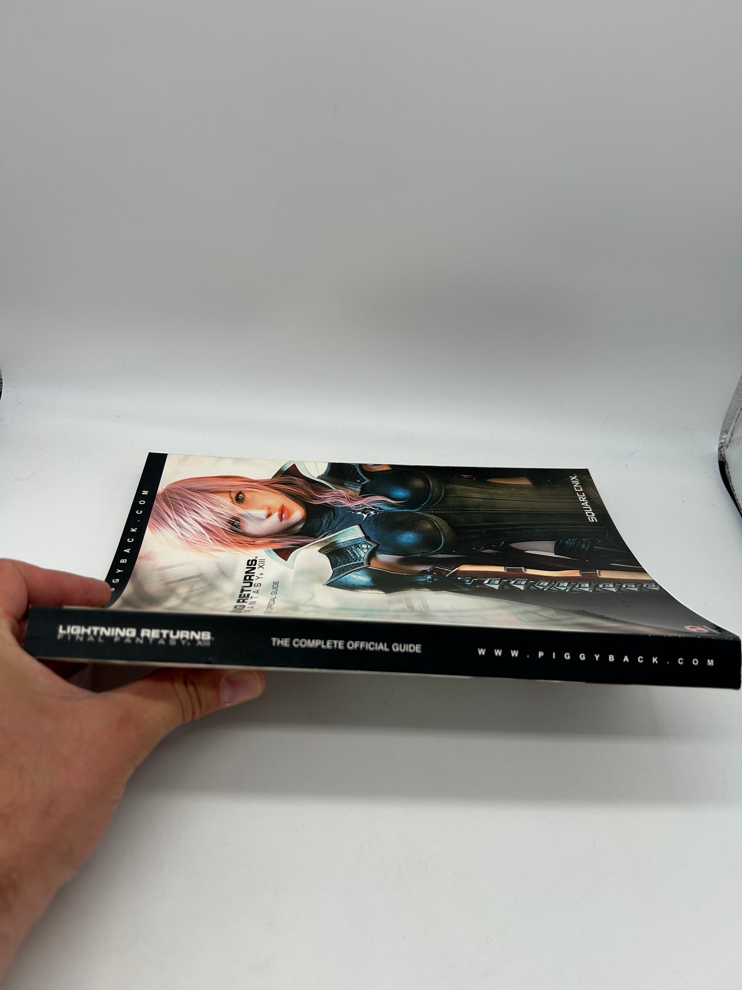 FiNAL FANTASY XIII LiGHTNiNG RETURNS STRATEGY GUIDE PiGGYBACK