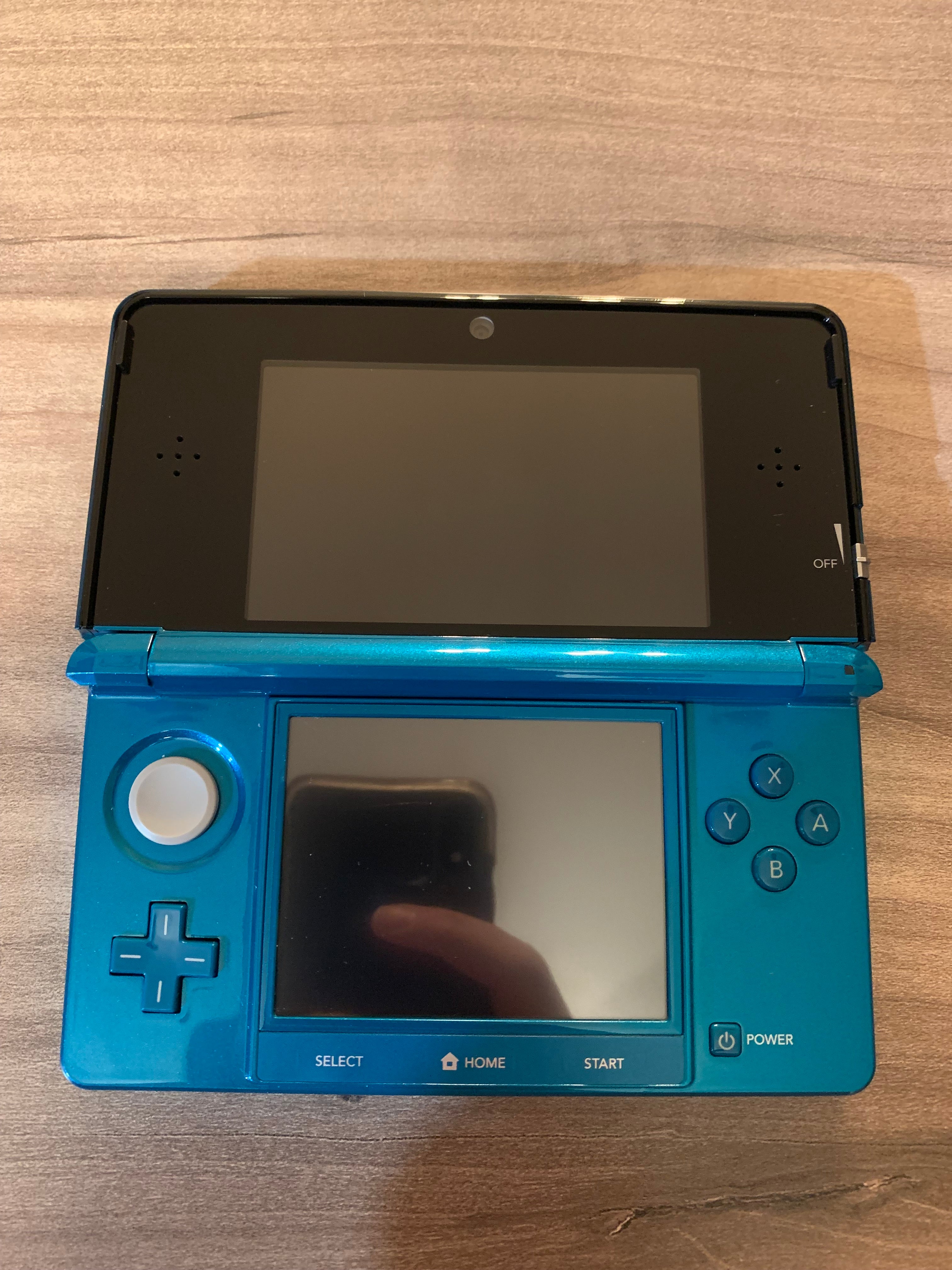 Nintendo 3DS in Aqua Blue READ shops