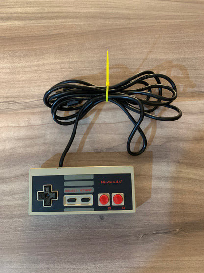 PiXEL-RETRO.COM : NINTENDO ENTERTAiNMENT SYSTEM (NES) CONTROLLER JOYSTICK, NTSC NES-004