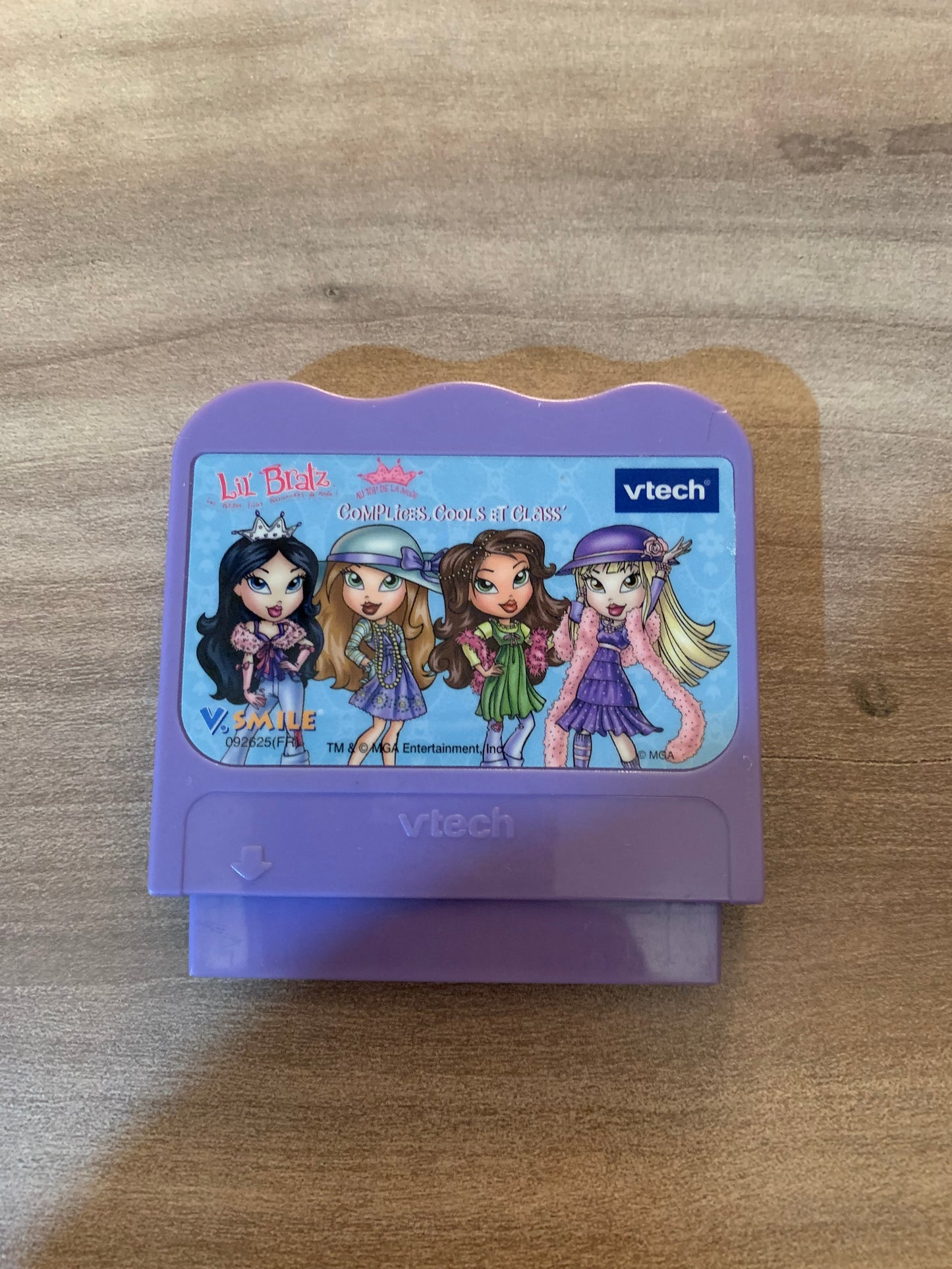 PiXEL-RETRO.COM : VTECH V.SMILE MOTION GAME NTSC LIL'BRATZ AU TOP DE LA MODE COMPLICES, COOLS ET CLASS'