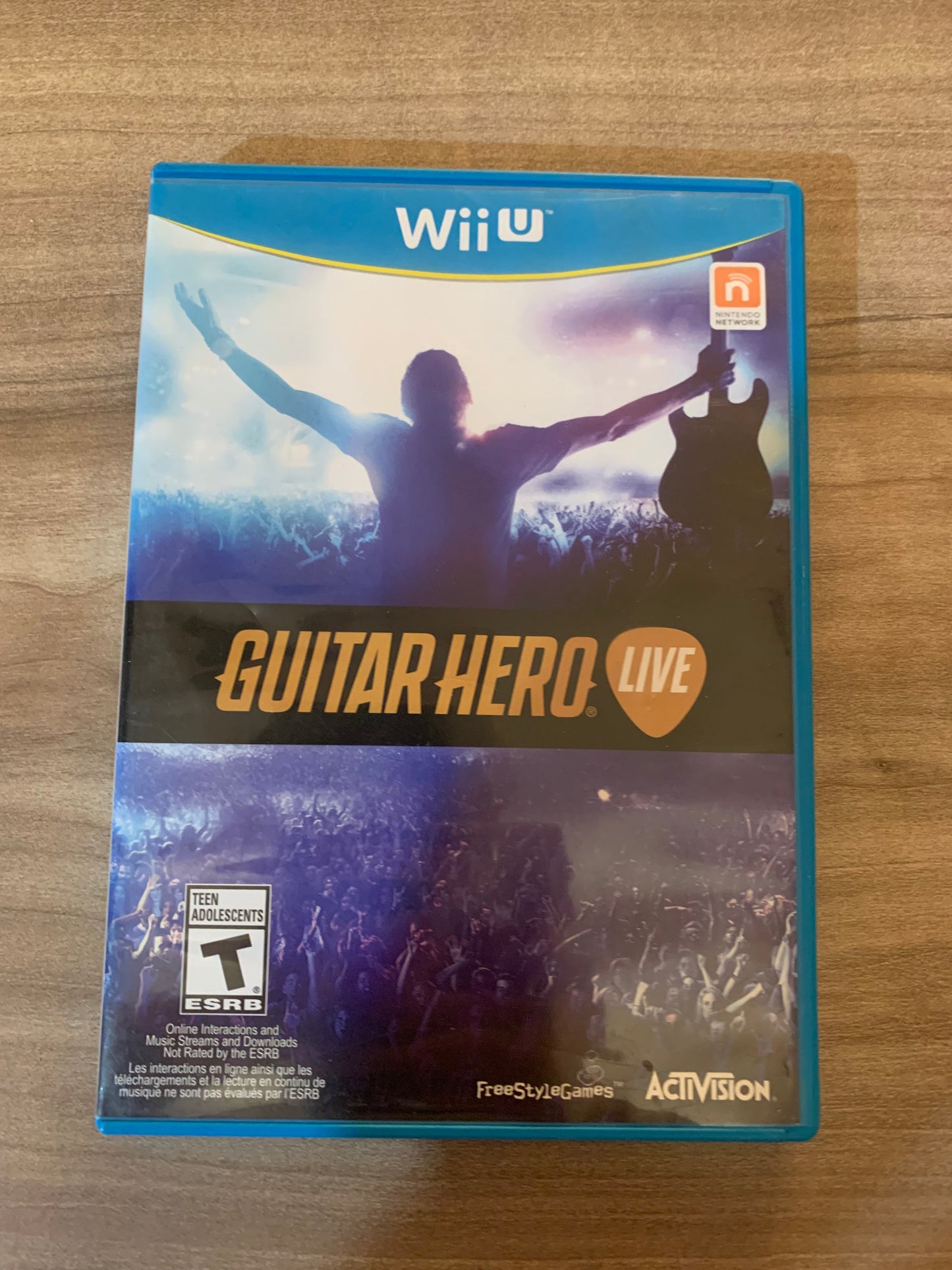 NiNTENDO Wii U | GUiTAR HERO LiVE