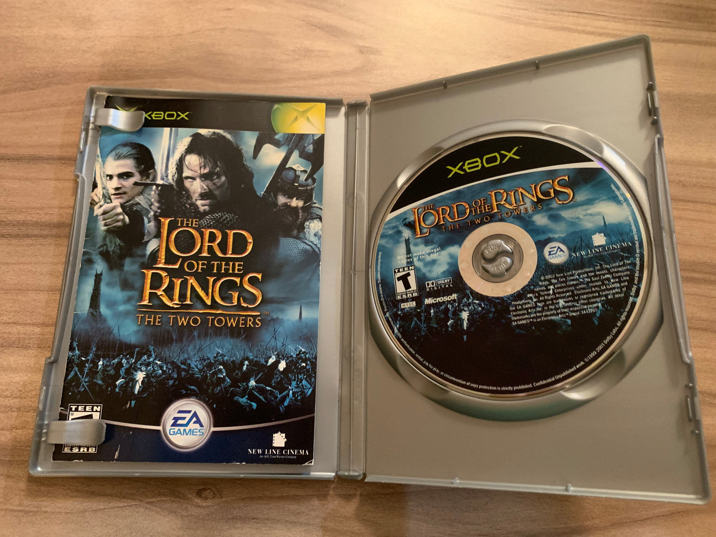 MiCROSOFT XBOX ORiGiNAL | THE LORD OF THE RiNGS THE TWO TOWERS | PLATiNUM HiTS