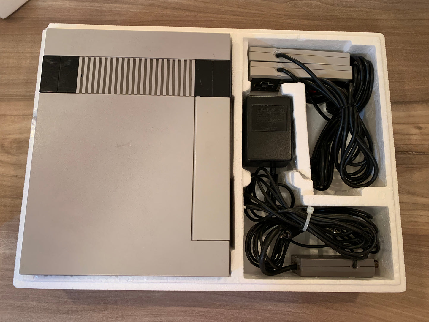 NiNTENDO [NES] CONSOLE | MODEL CONTROL DECK NES-001