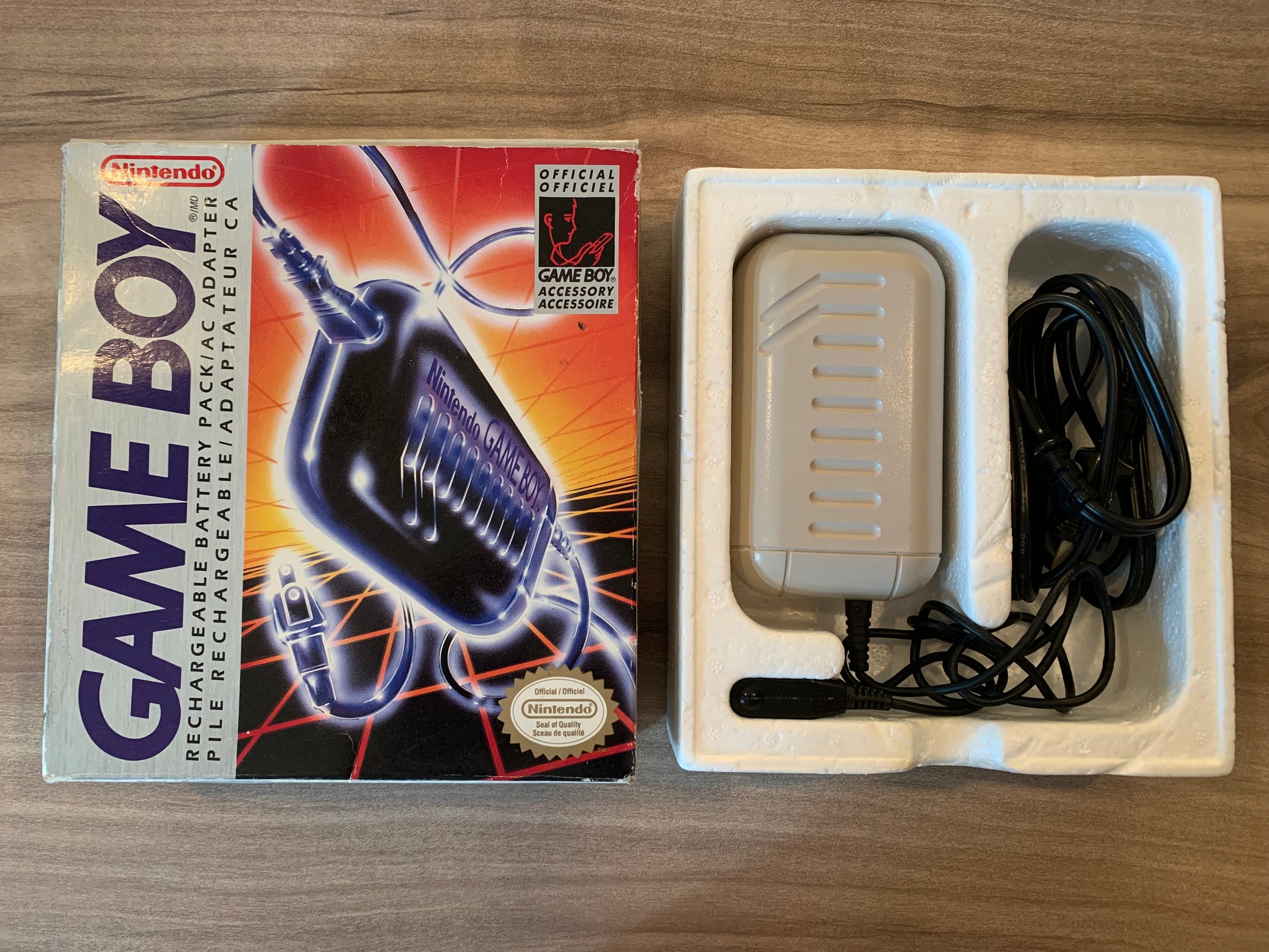 PiXEL-RETRO.COM : NINTENDO GAME BOY ORIGINAL RECHARGEABLE BATTERY PACK / AC ADAPTER WITH BOX NTSC