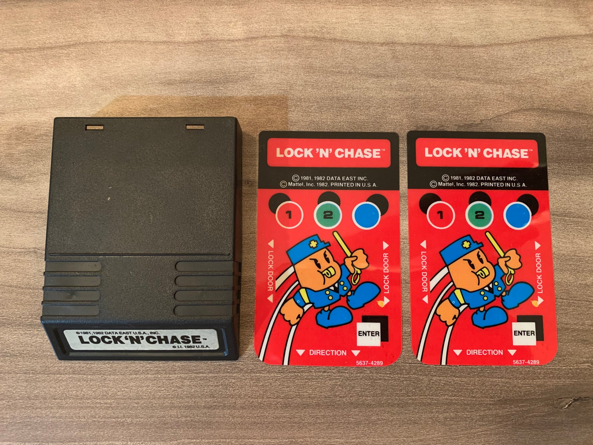 PiXEL-RETRO.COM : INTELLIVISION LOCK'N'CHASE GAME, OVERLAY NTSC